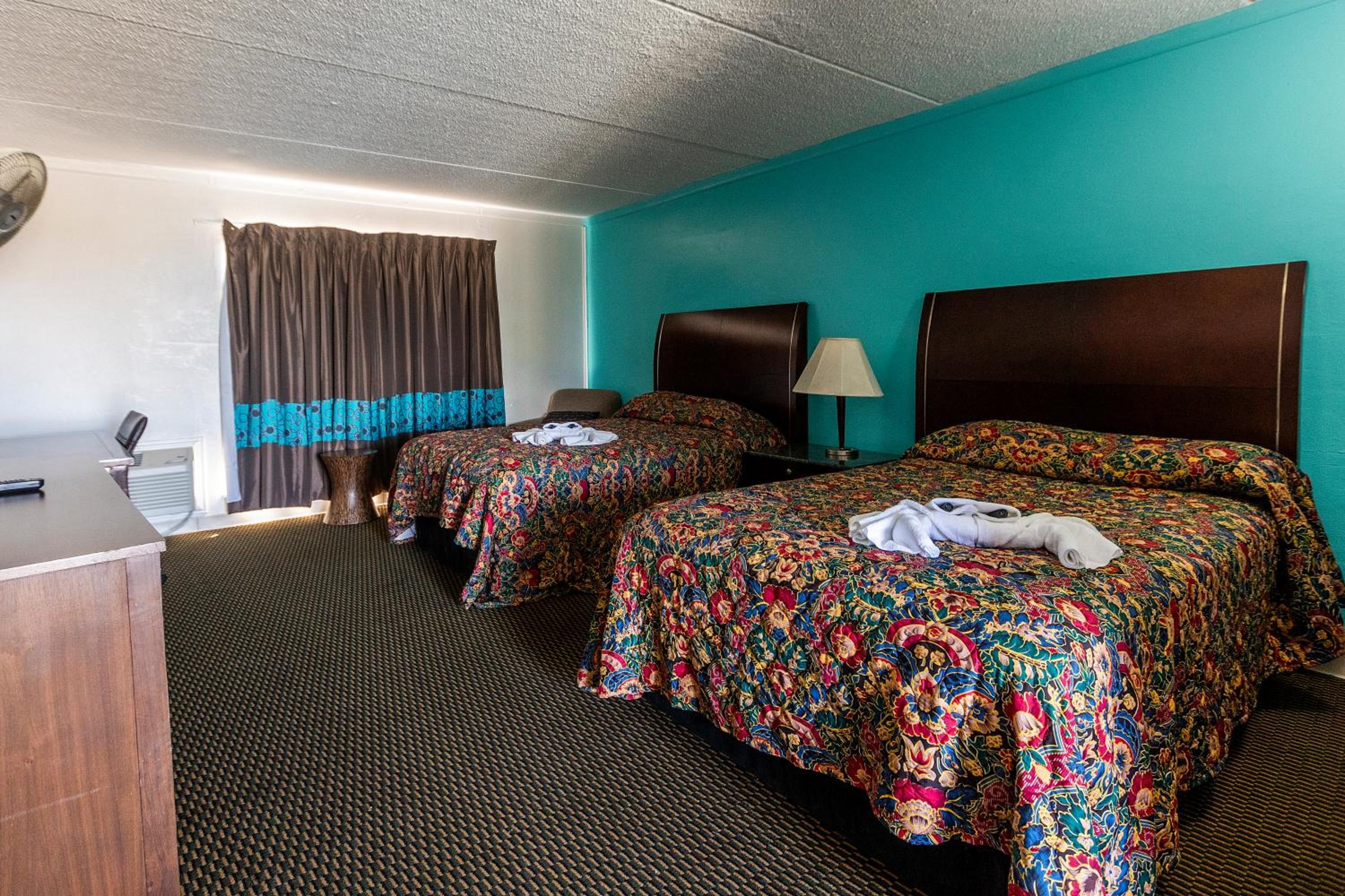 Standard Double Room - Photo 8