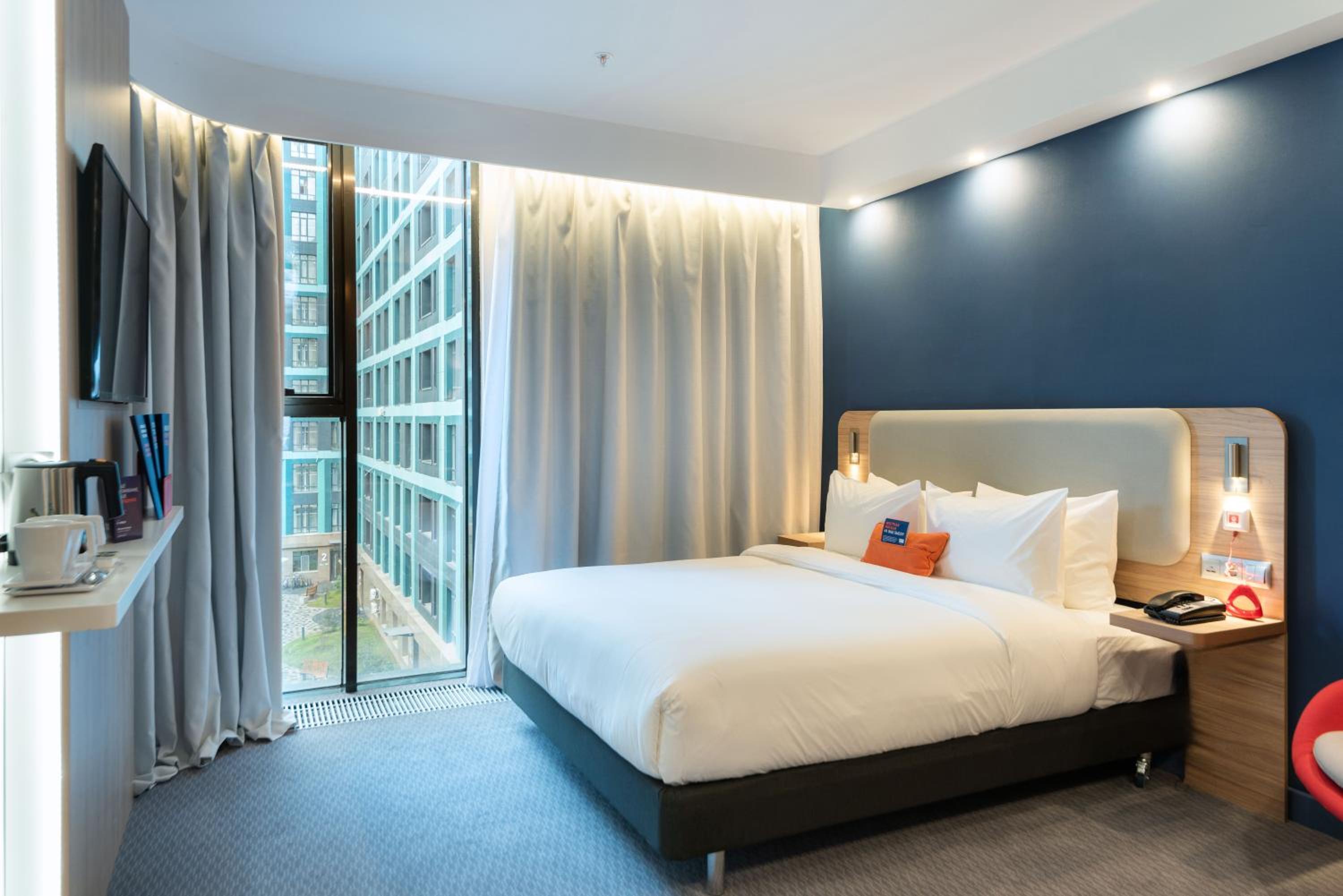 Standard Queen Room - Accessible with Free Breakfast - Photo 4