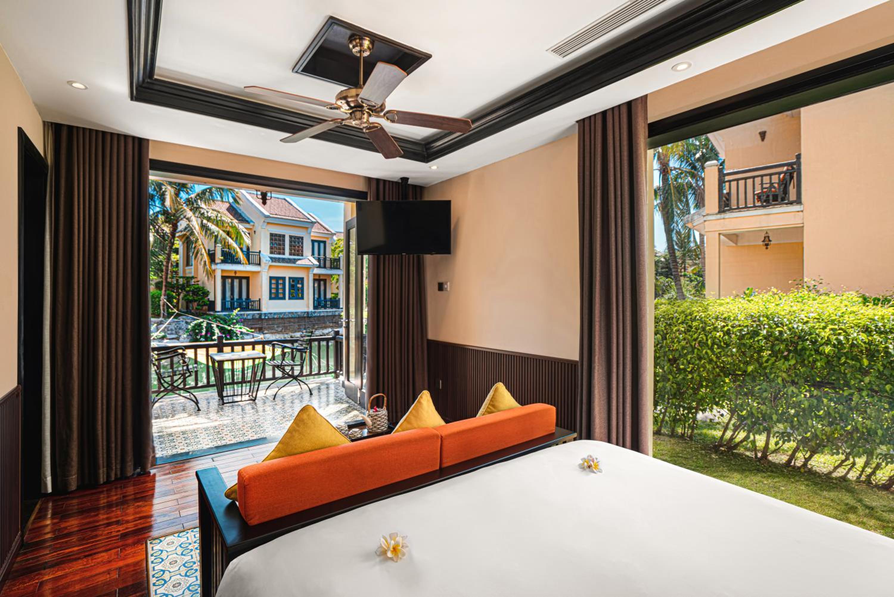 Bungalow with Lagoon View