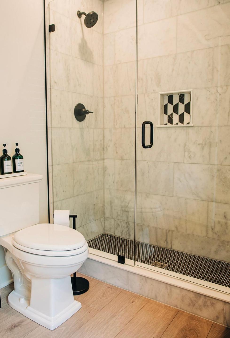 Deluxe Queen Suite - Photo 4