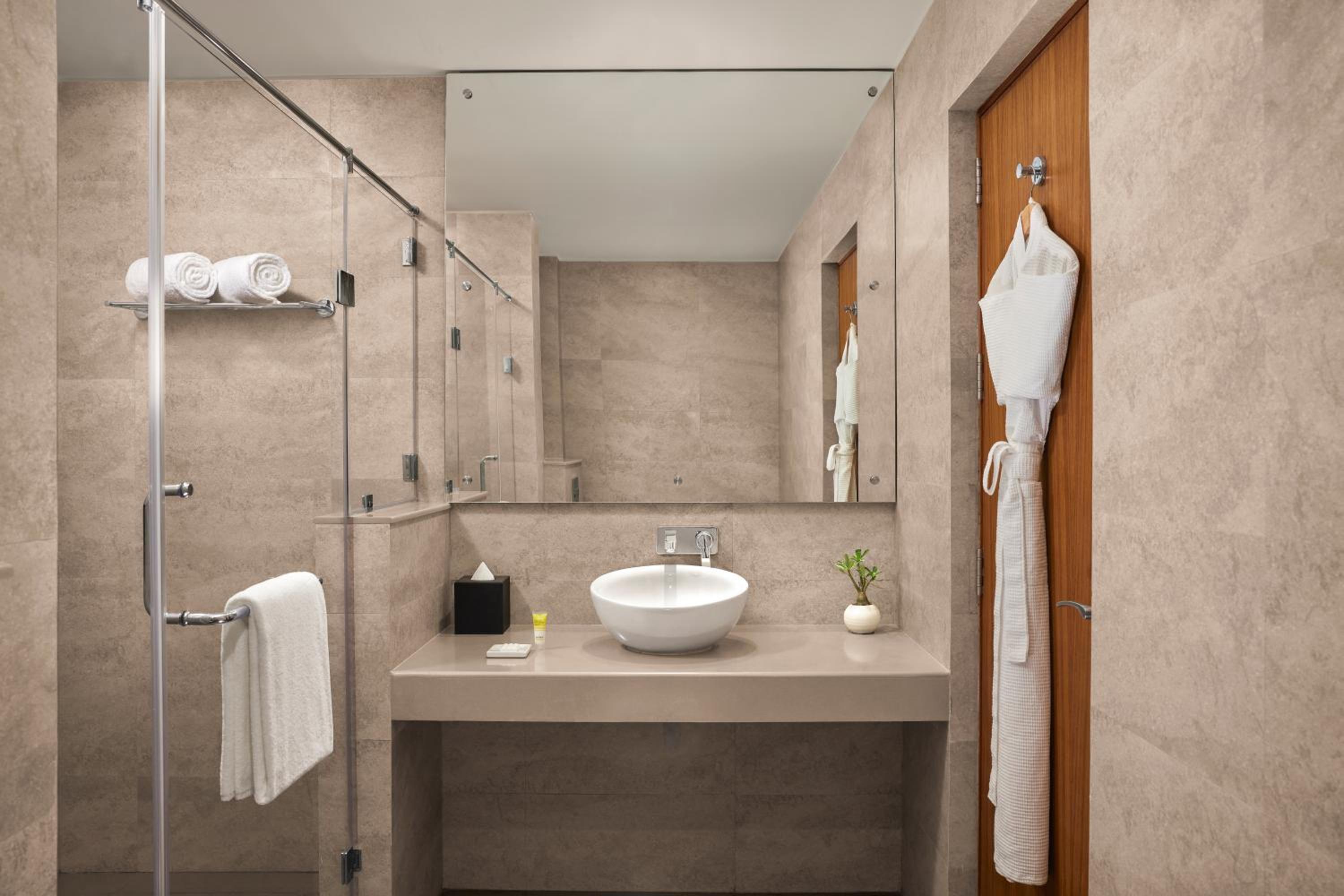 Standard King Room with 15% off on Spa and F&B - Photo 3