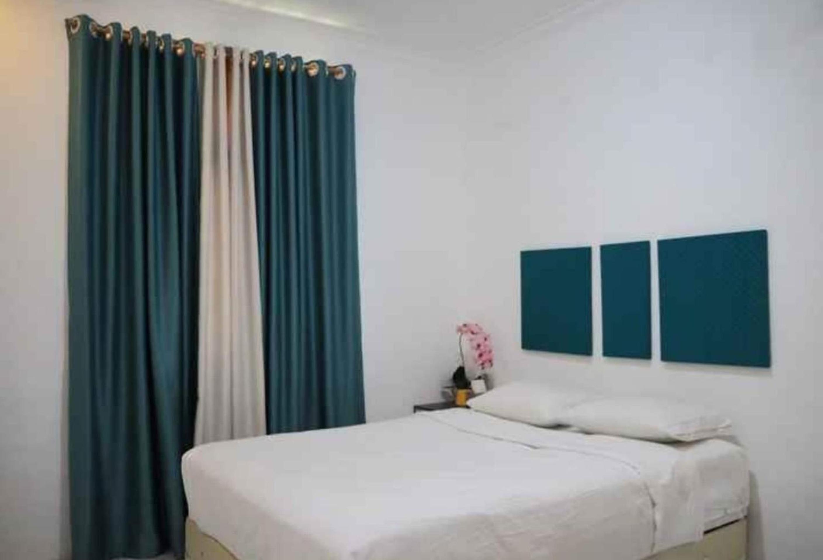 Deluxe King Room photo 1