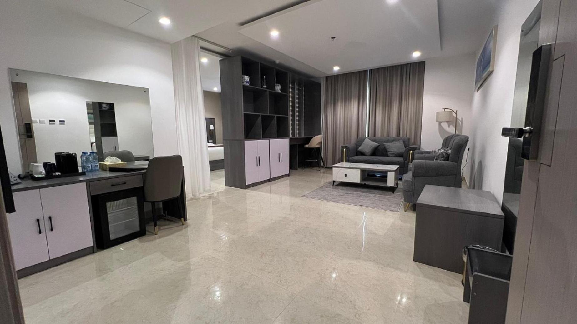 Deluxe Suite - Photo 3