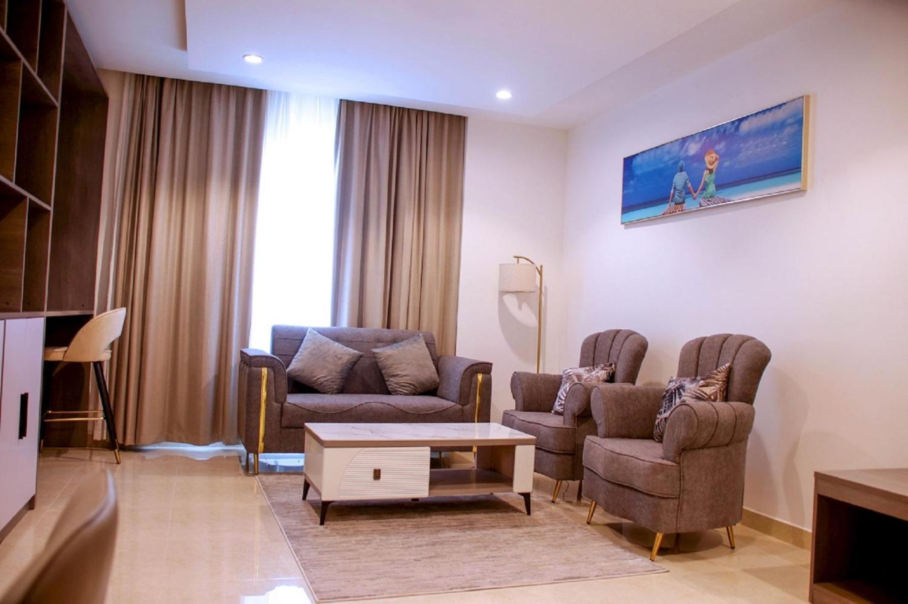 Deluxe Suite - Photo 5