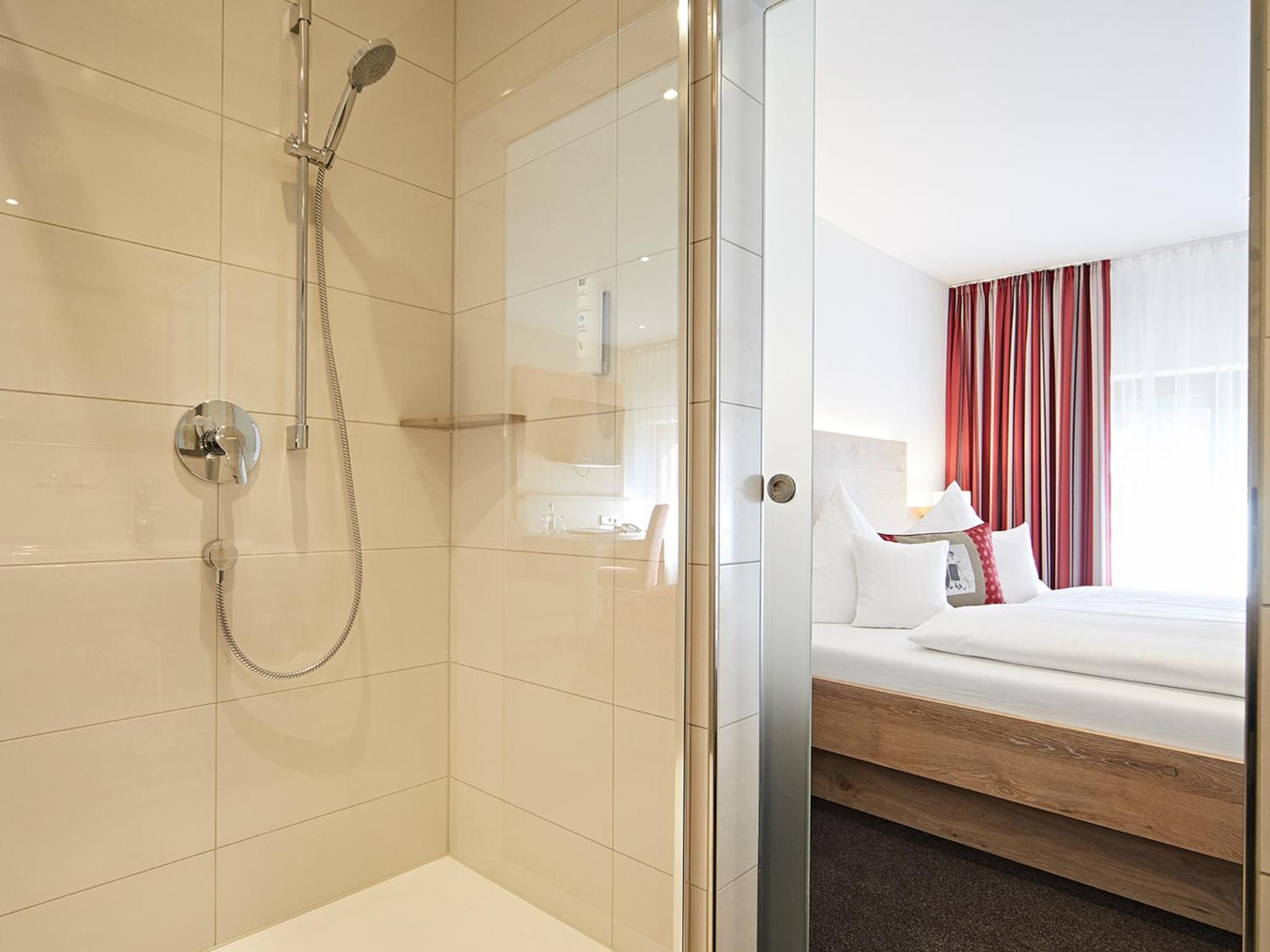 Standard Double Room - Photo 9