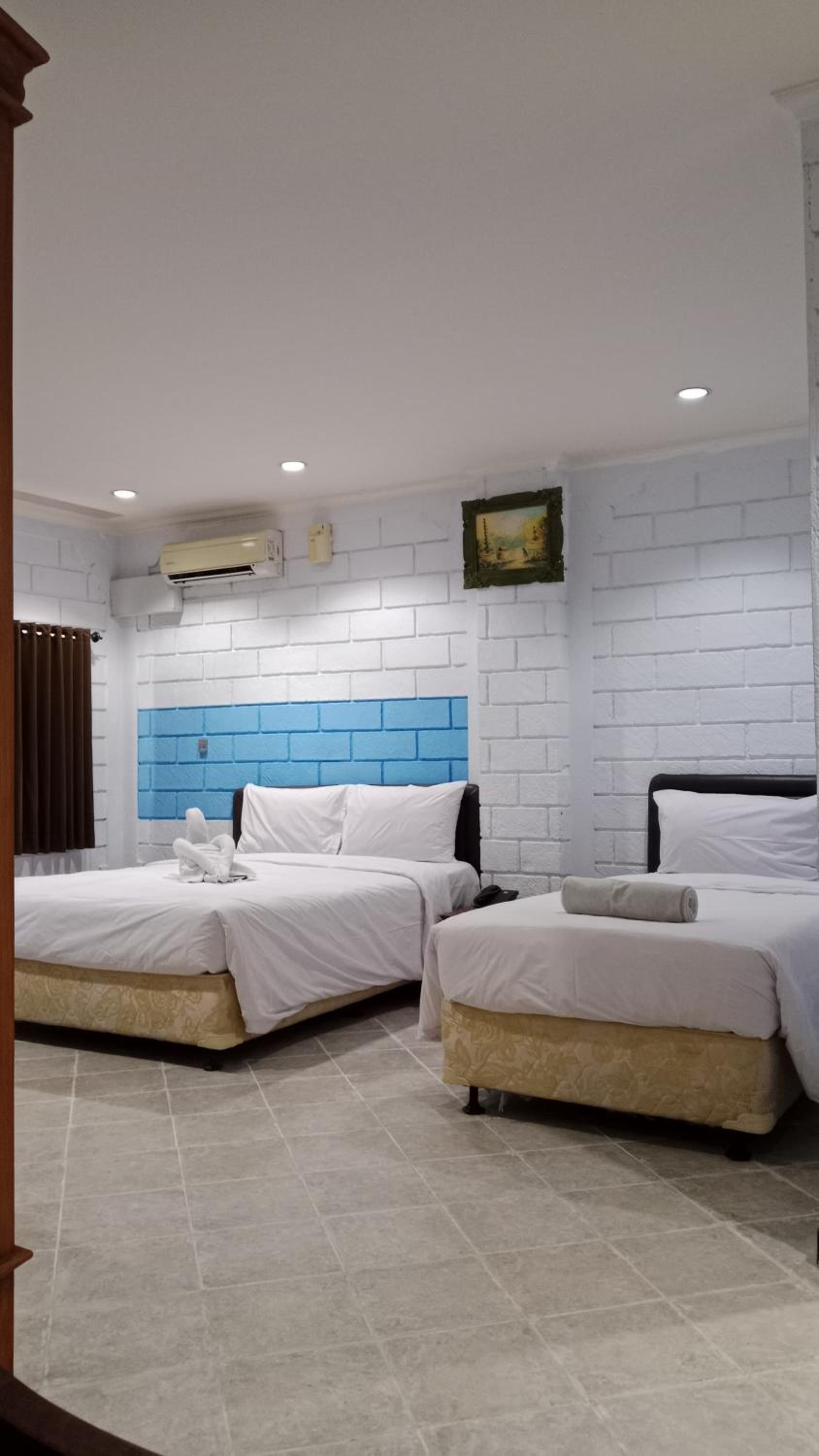 Junior Suite with Balcony - Photo 1