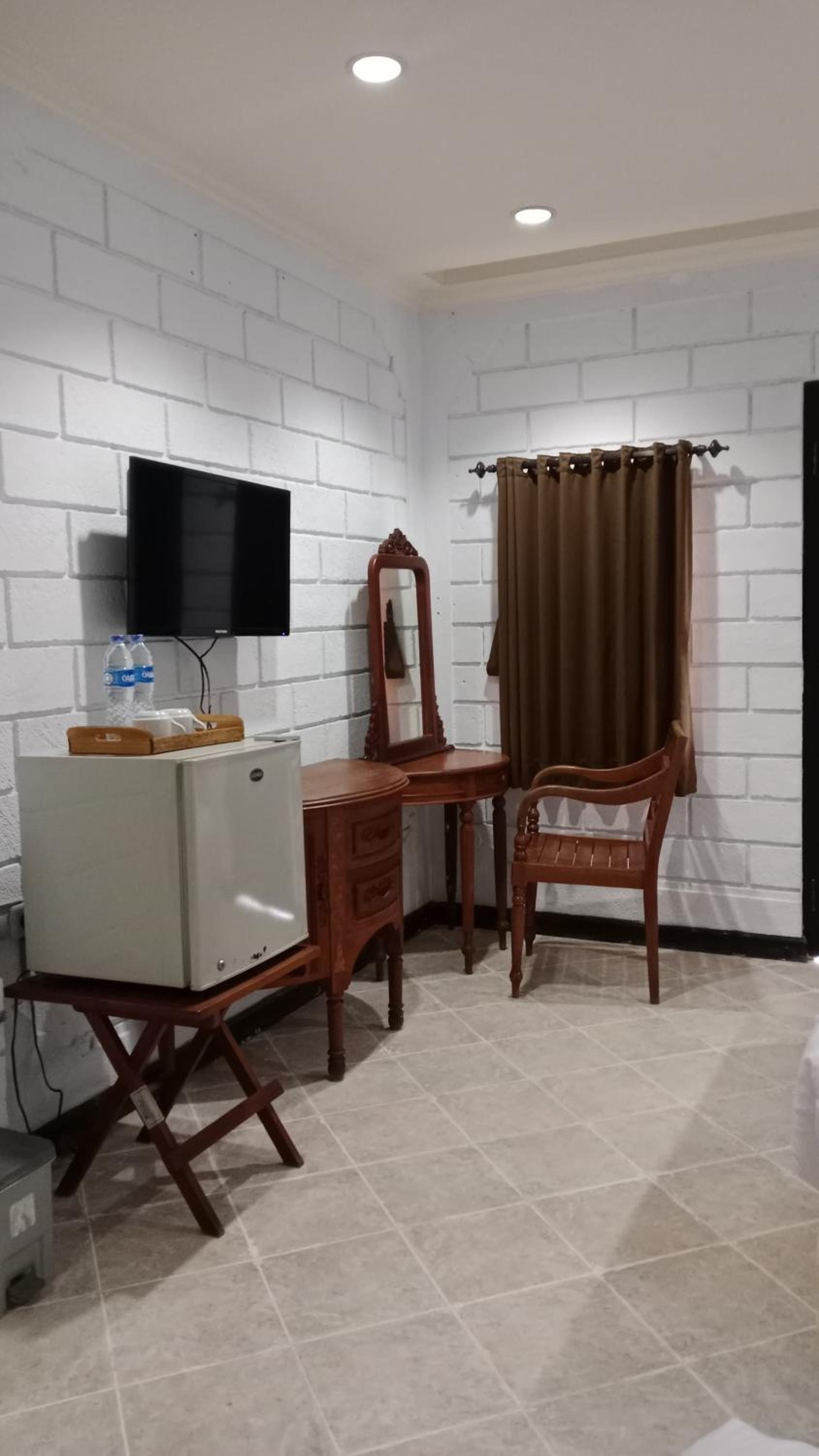 Junior Suite with Balcony - Photo 5