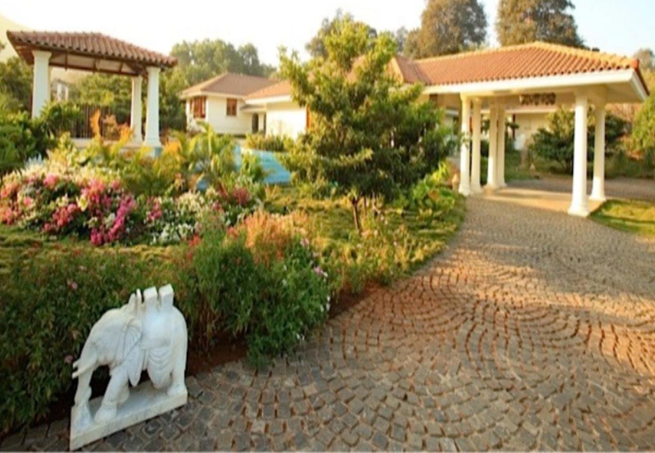 Villa photo 2