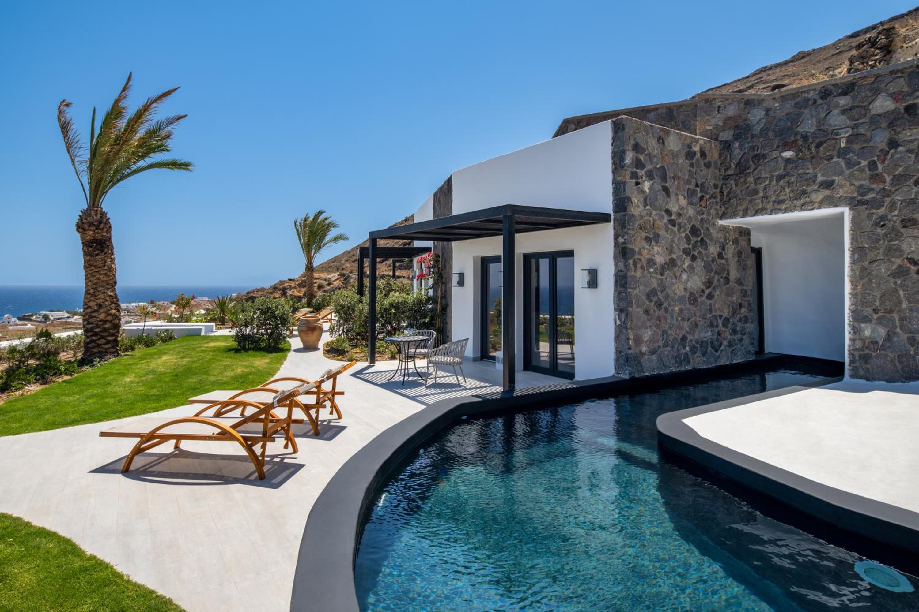 Honeymoon Suite with Private Pool photo 2