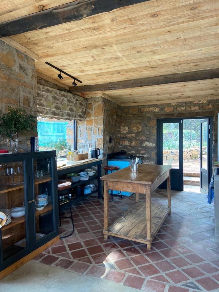 Two-Bedroom House - Photo 2