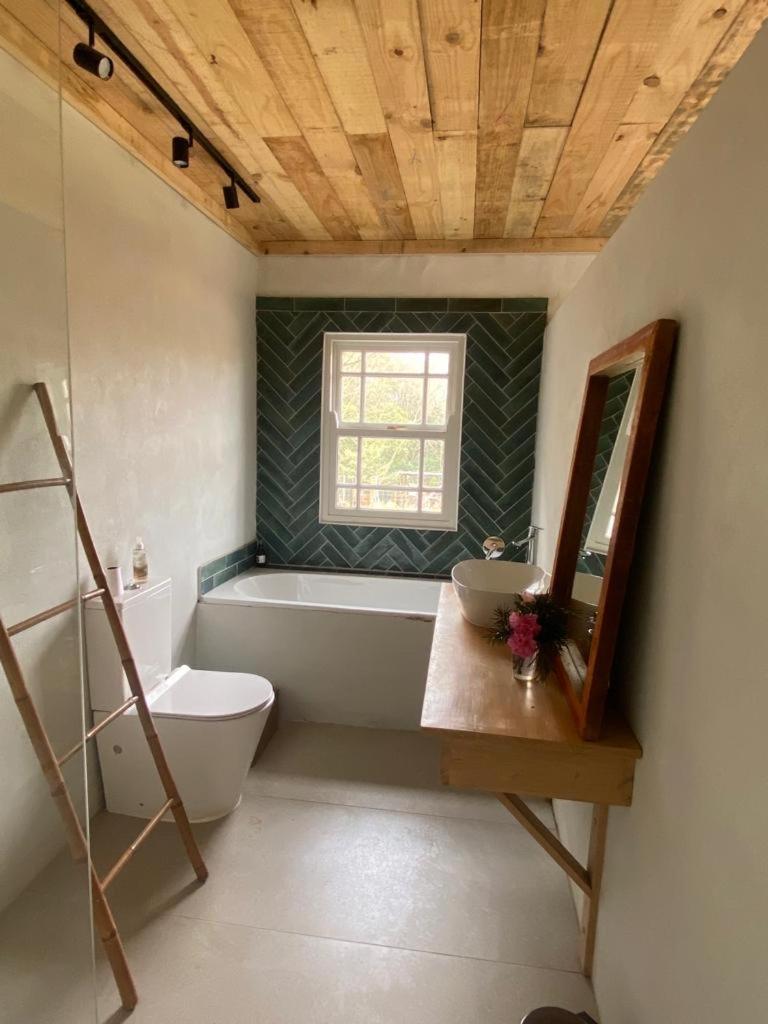 Two-Bedroom House - Photo 5