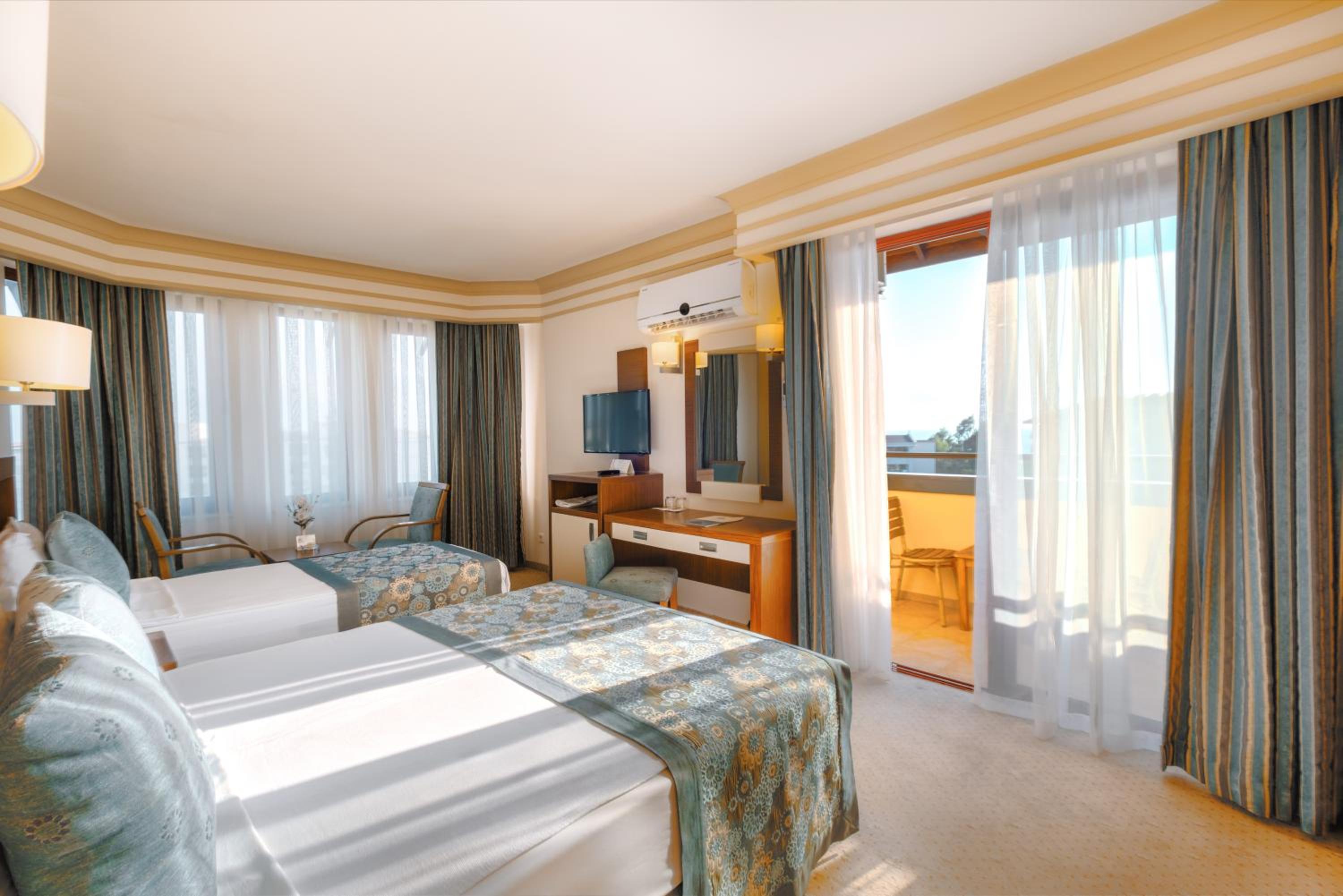 Standard Double or Twin Room photo 1