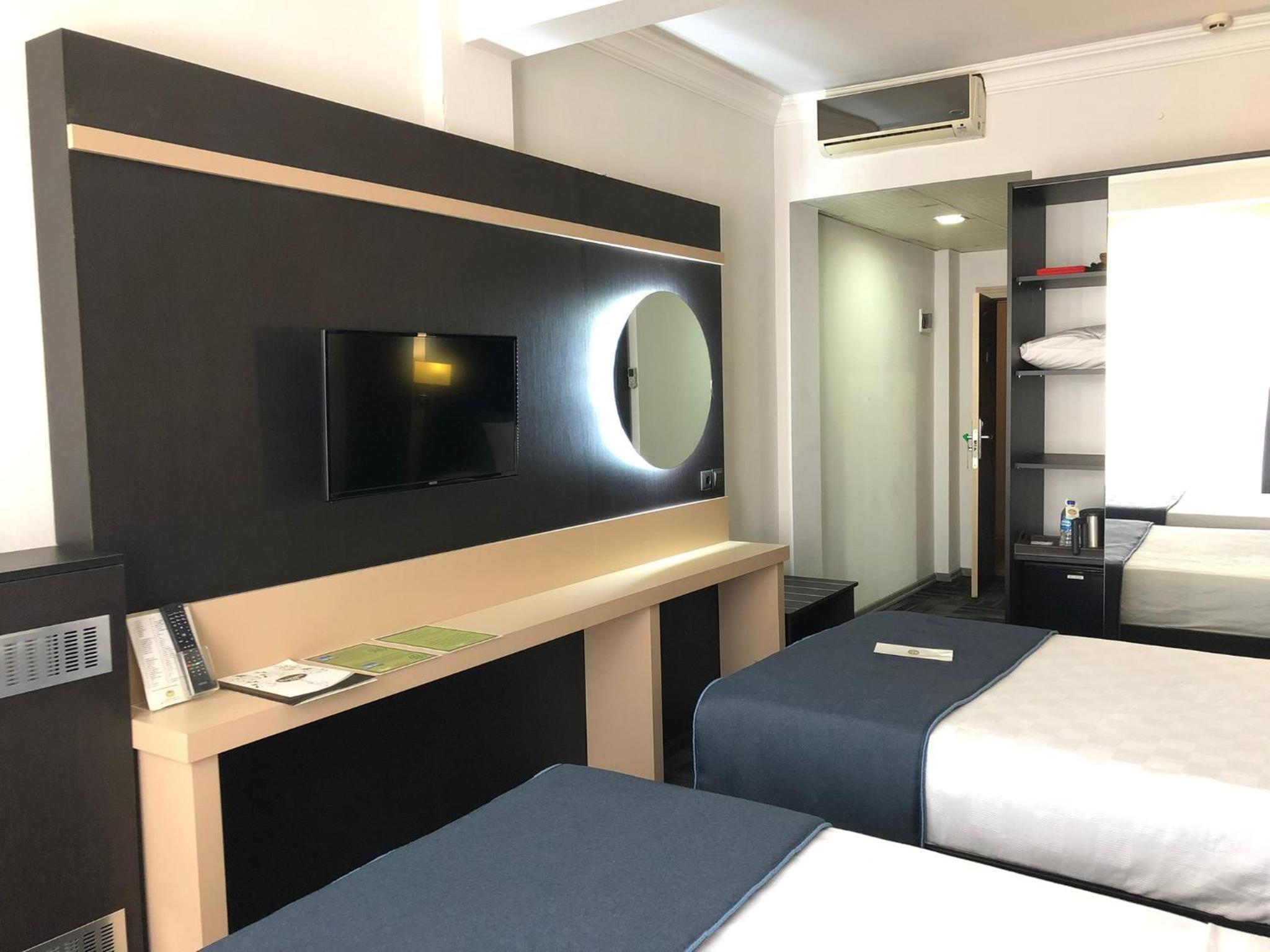 Double or Twin Room - Photo 14