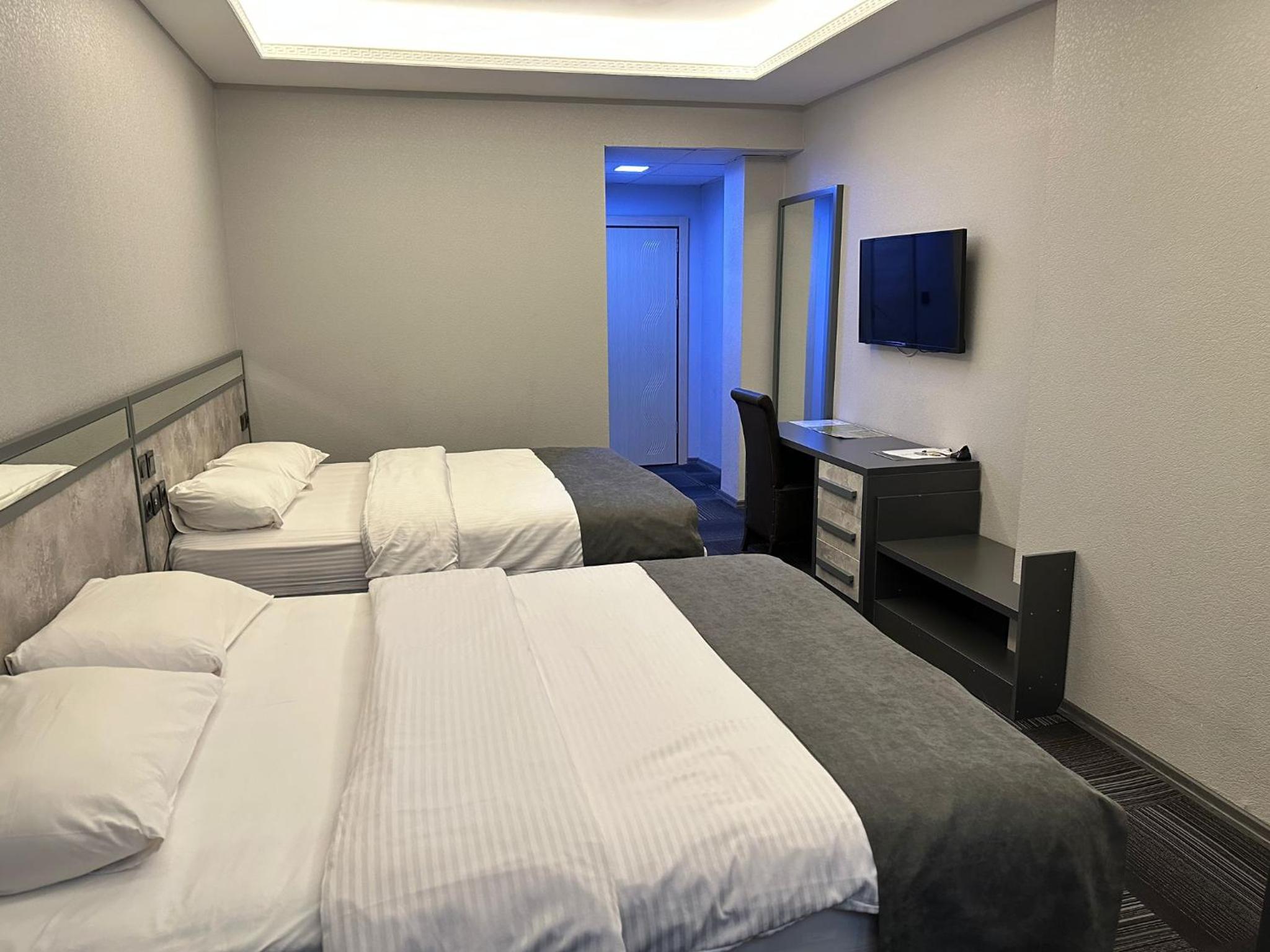 Double or Twin Room - Photo 18