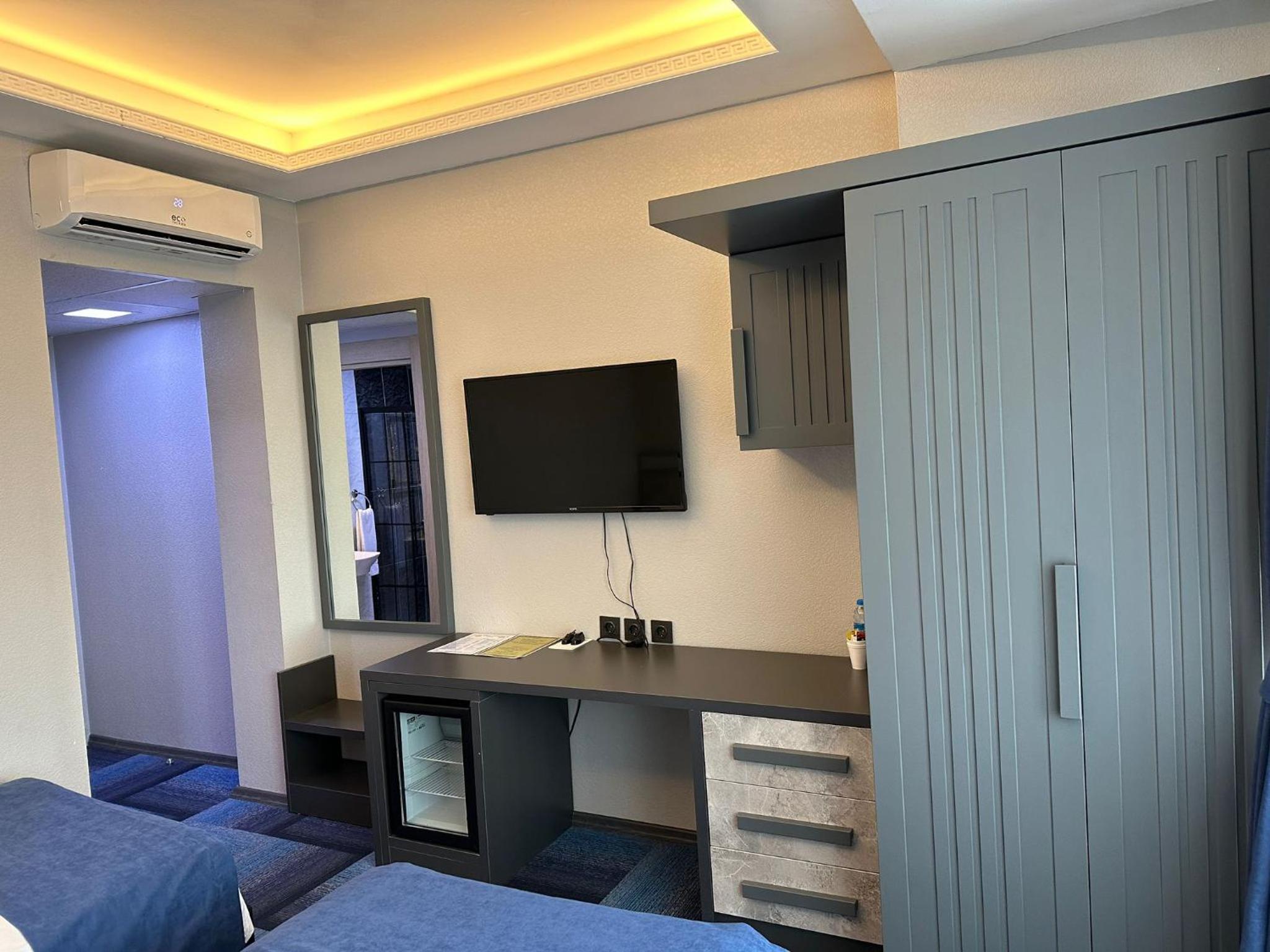 Double or Twin Room - Photo 15