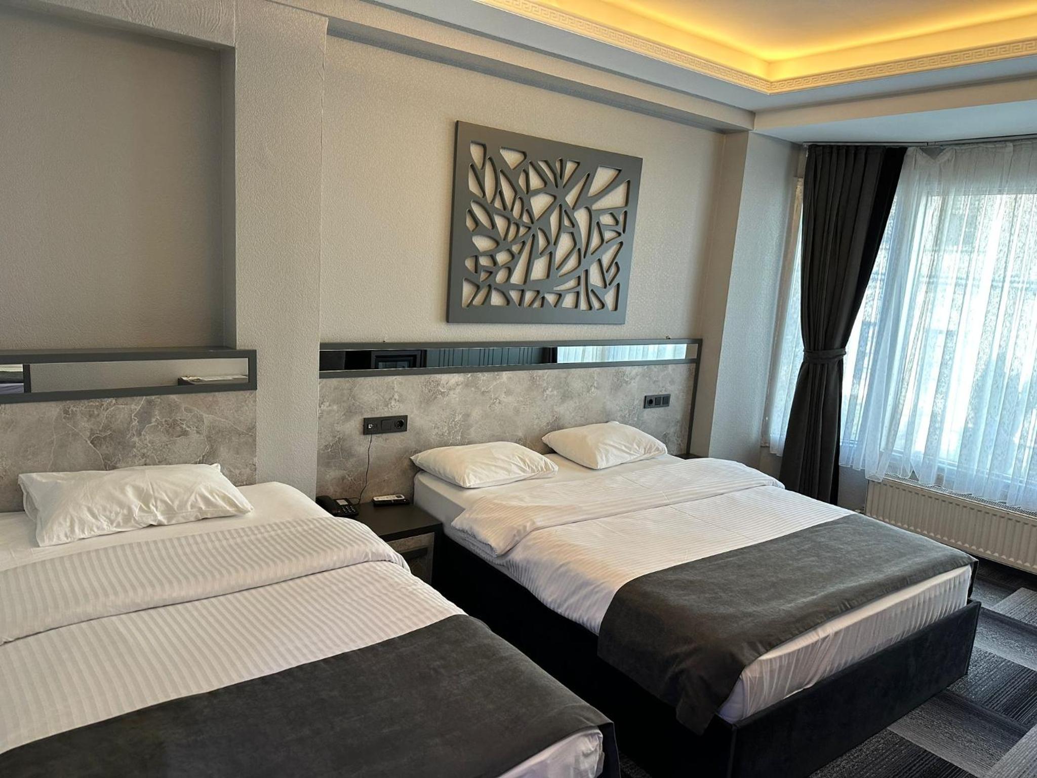 Double or Twin Room - Photo 6