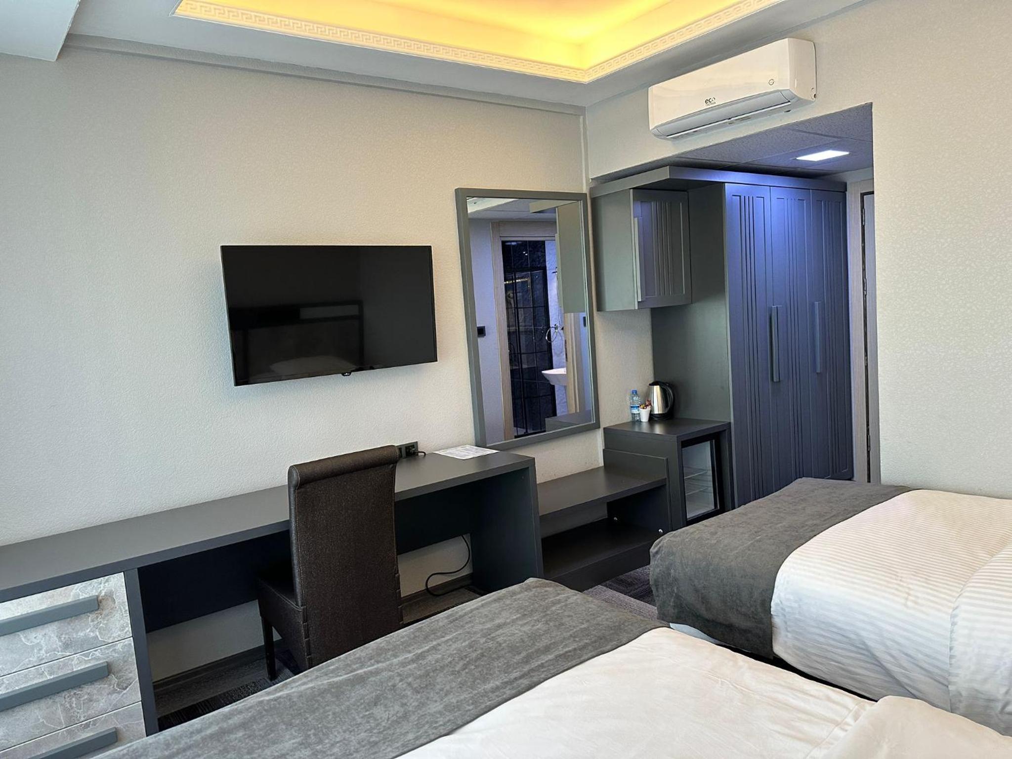 Double or Twin Room - Photo 1
