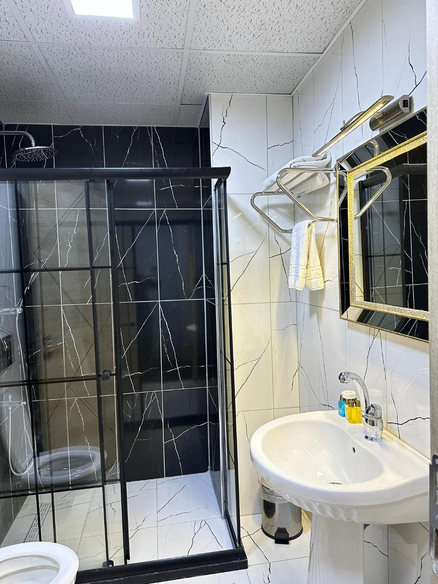 Double or Twin Room - Photo 19