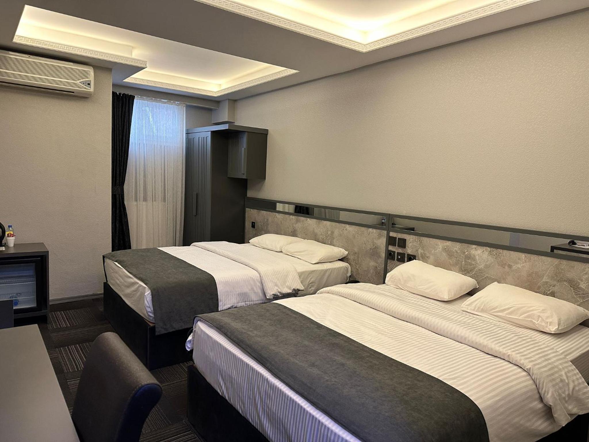 Double or Twin Room - Photo 10