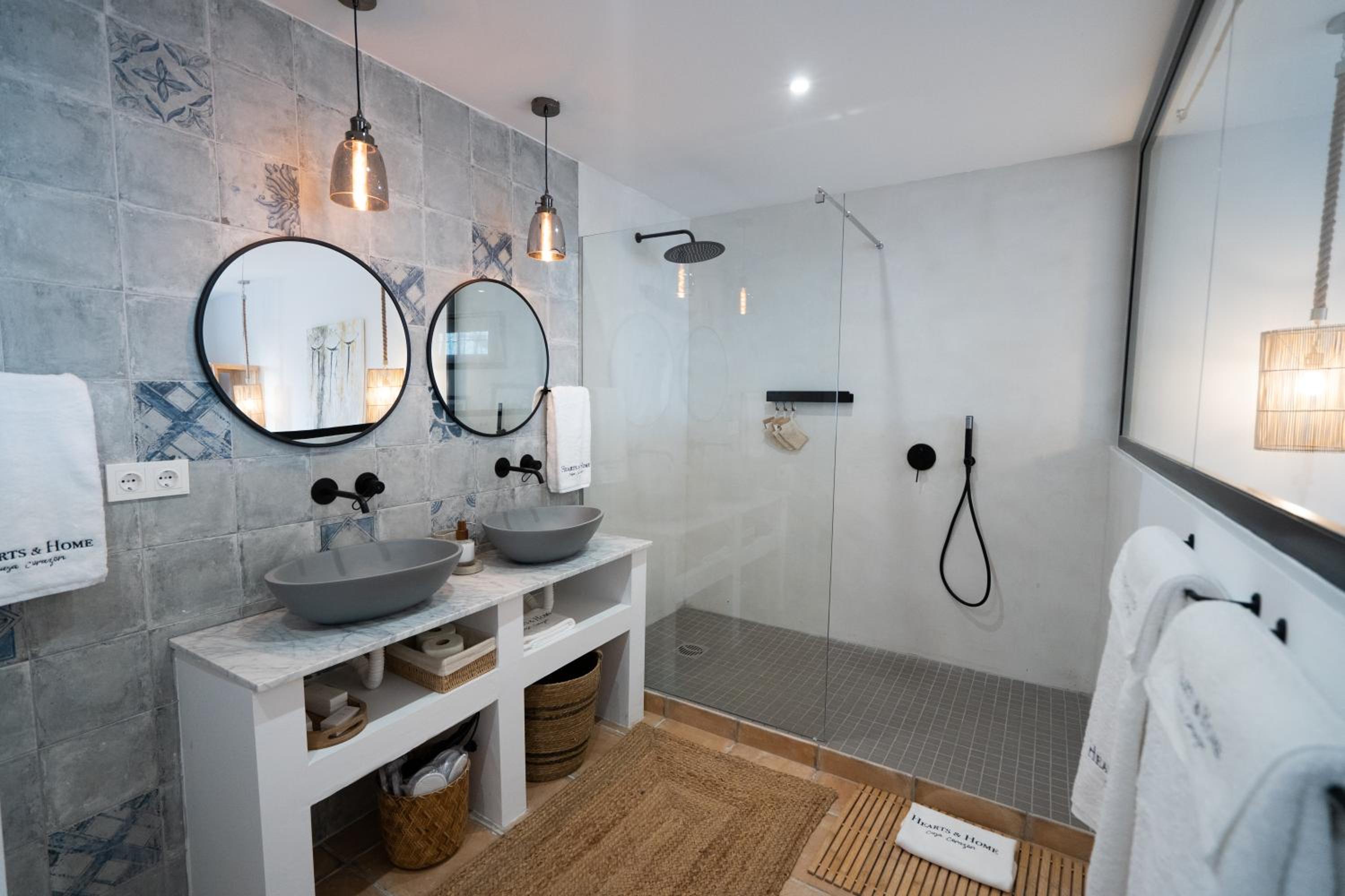 Double or Twin Room with Sea View photo 3