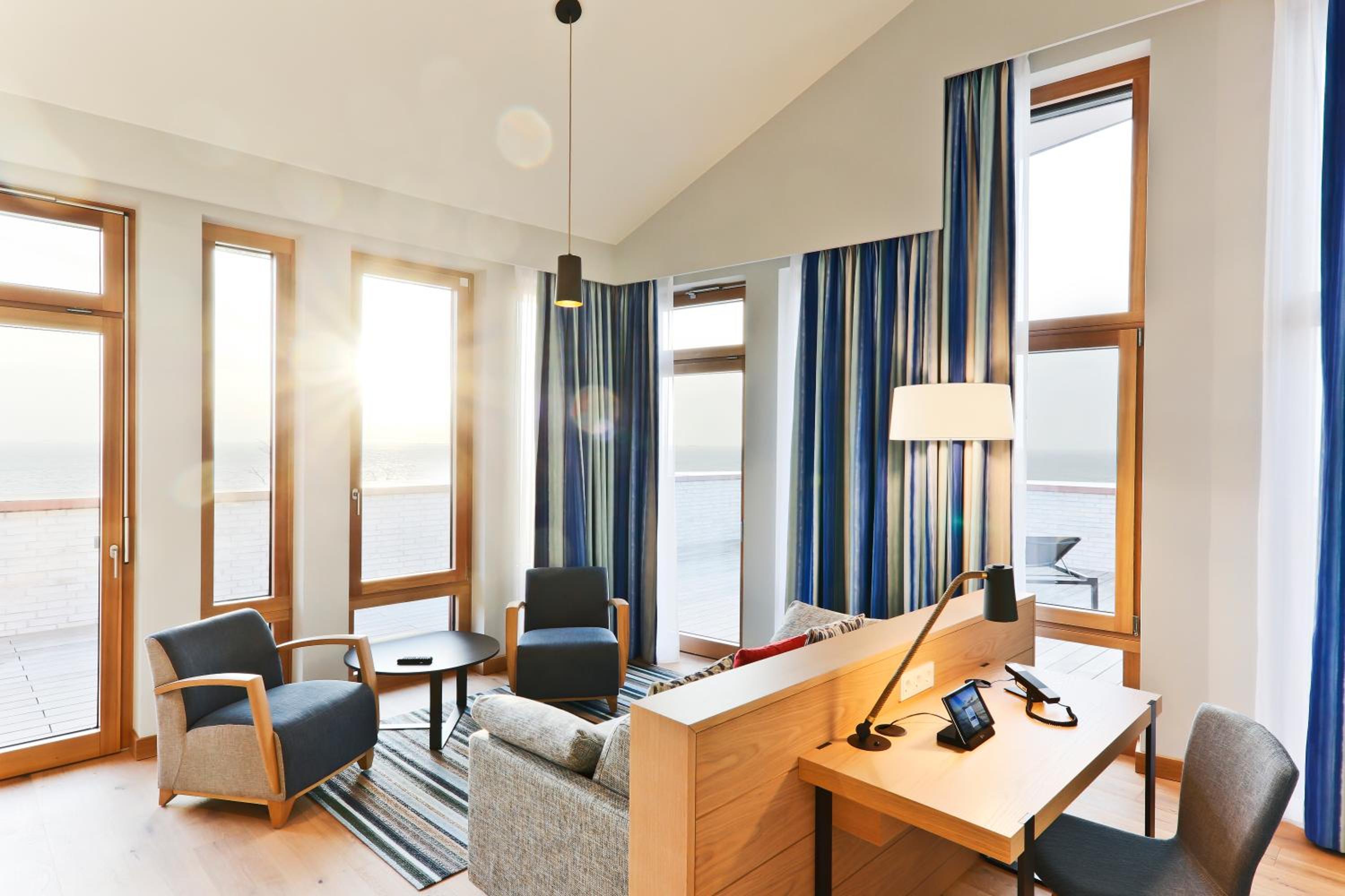 Junior Suite with Sea View photo 3