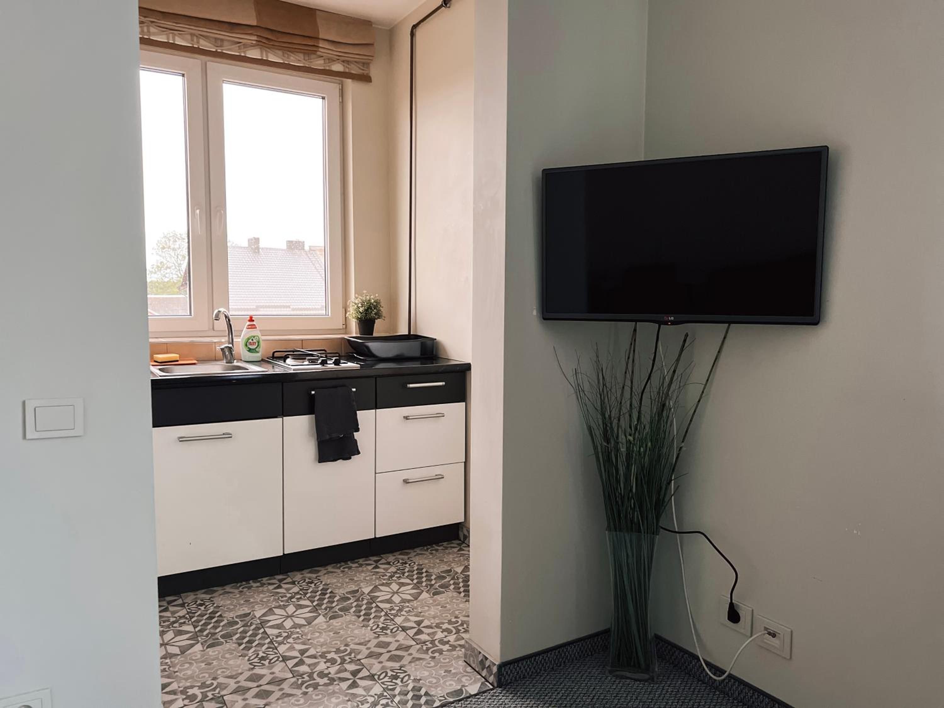 Family Room with Bathroom photo 1
