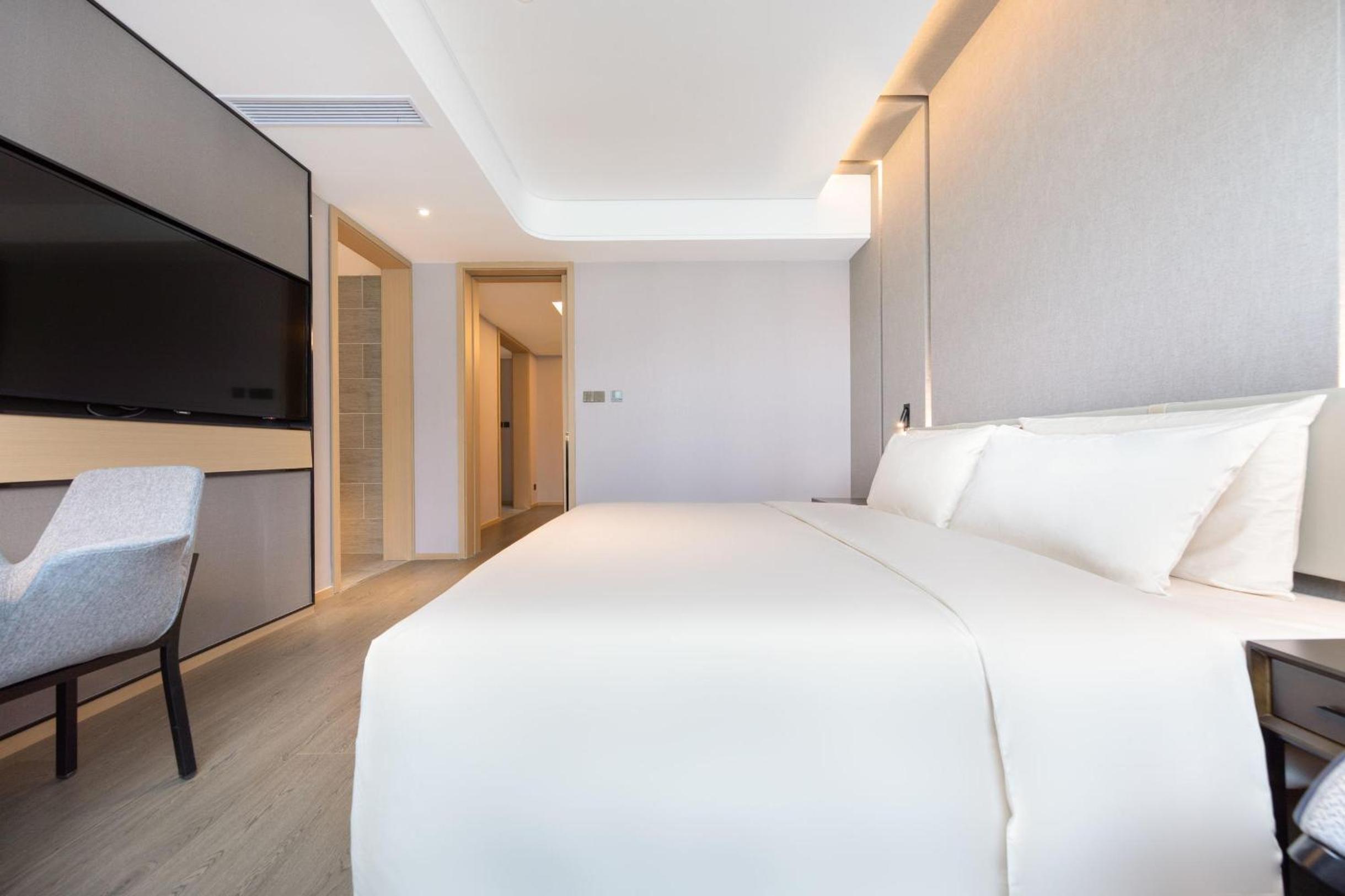 Deluxe Family Suite photo 2