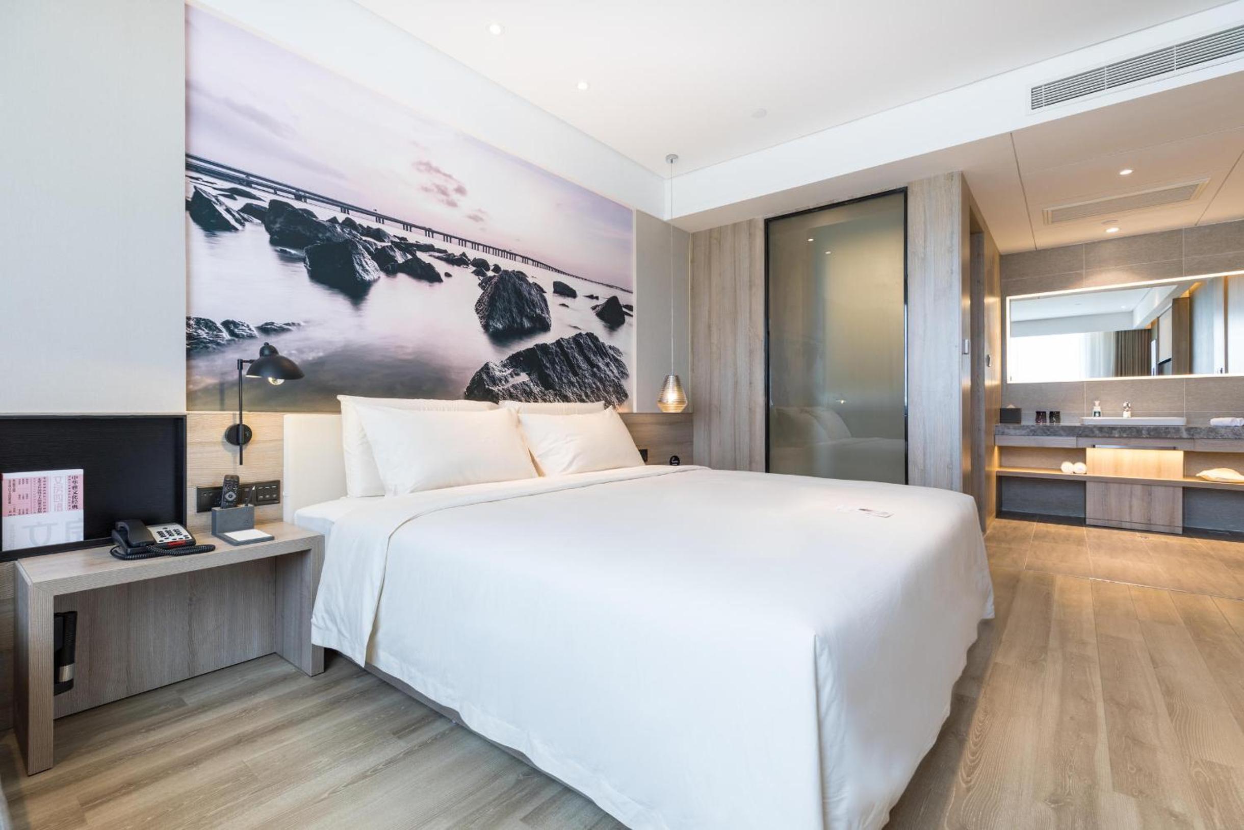Jimu Suite with View photo 1