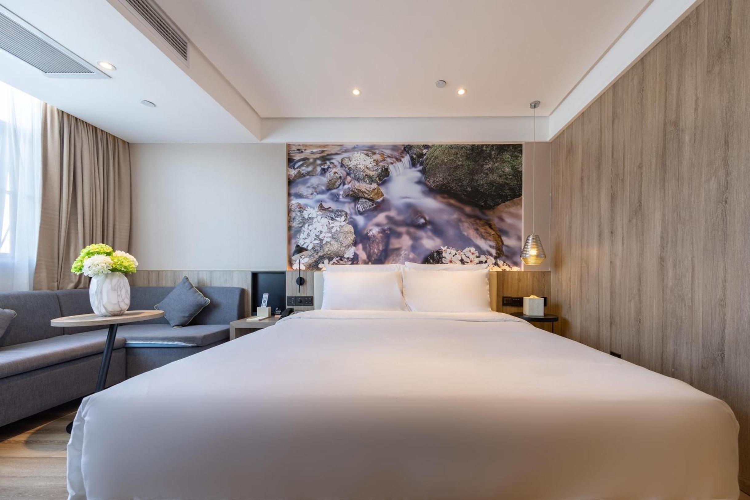 Elegant Double Room photo 2