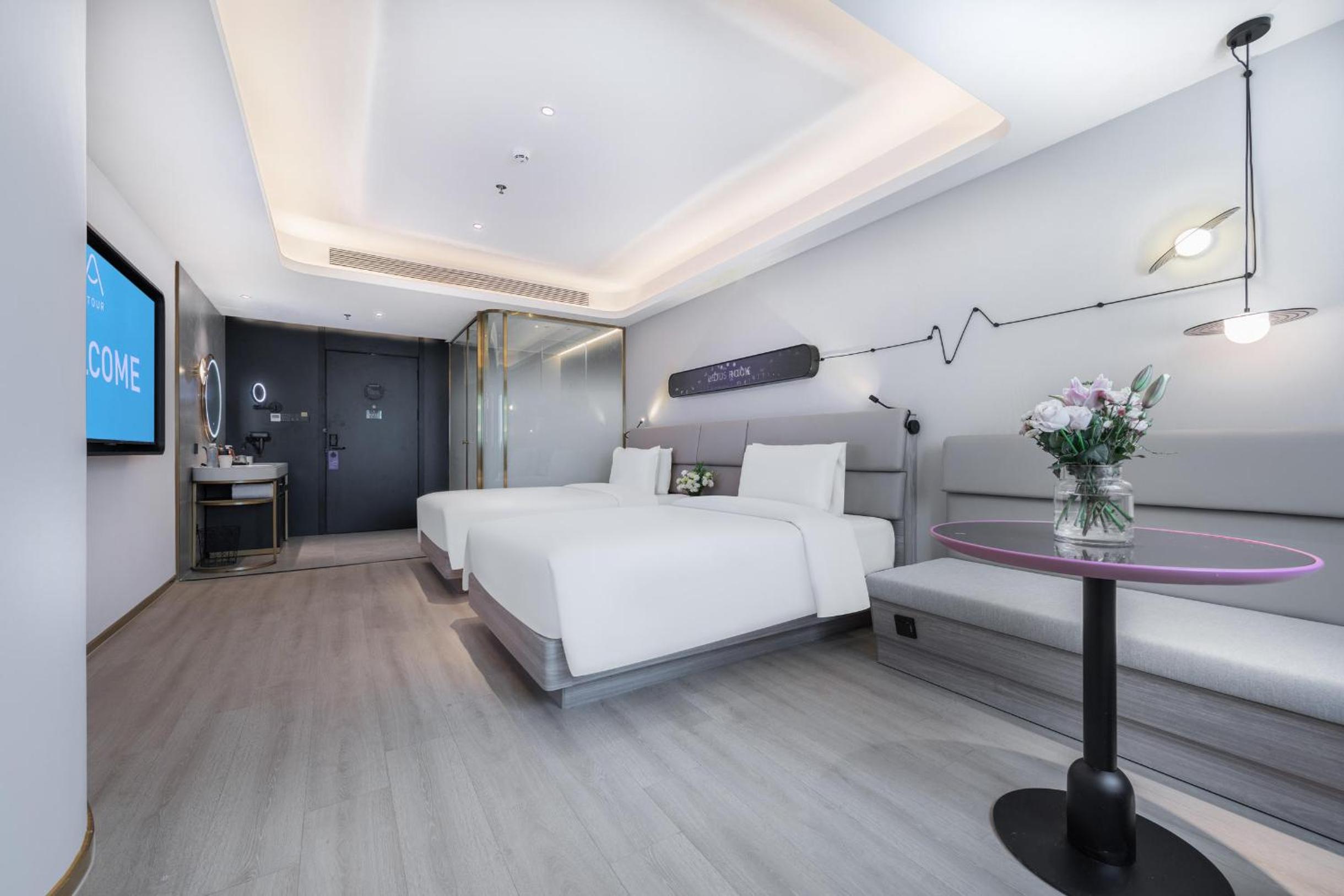 Super Twin Room