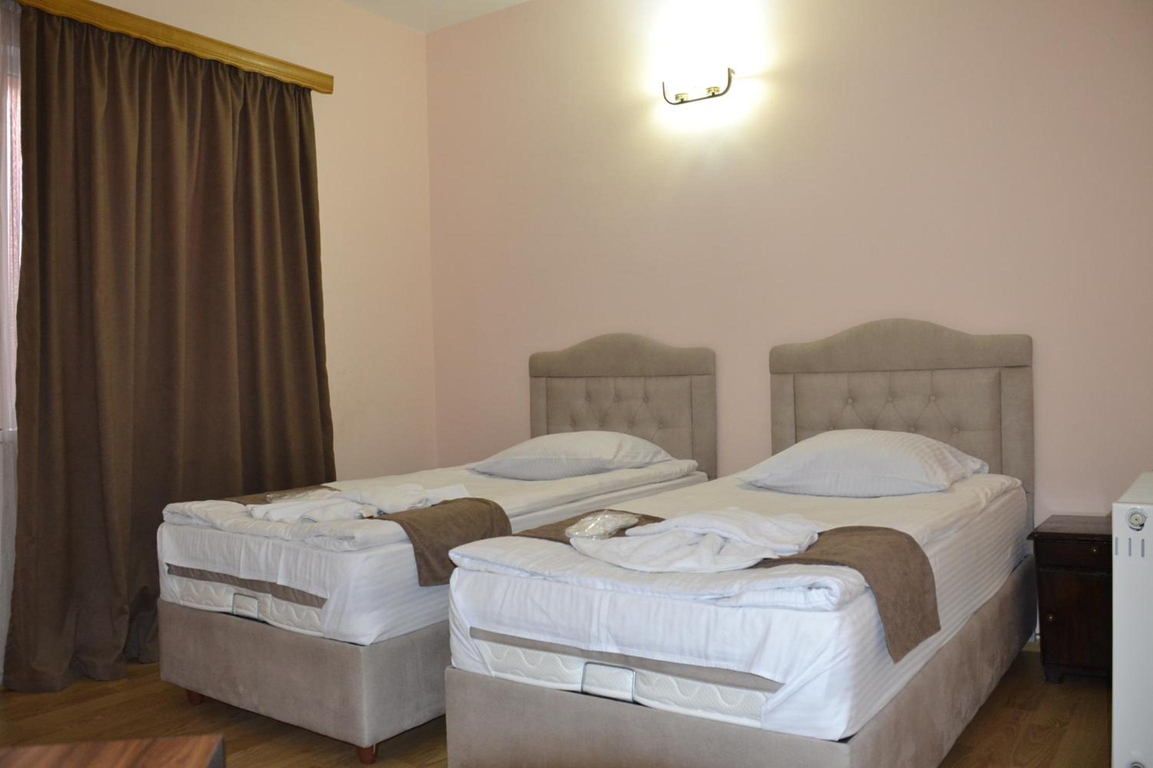 Superior Quadruple Room - Photo 3