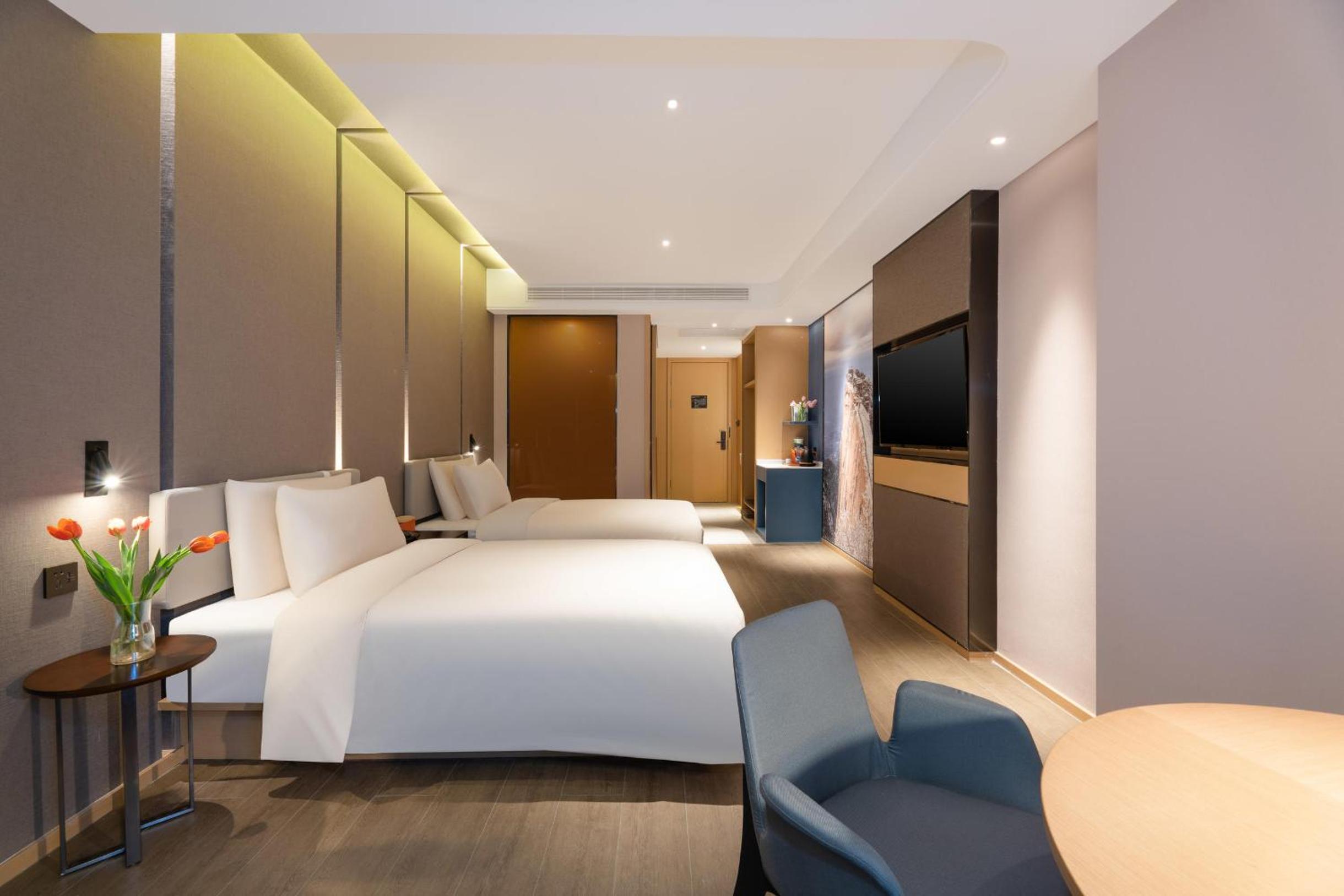 Superior Twin Room with Inner Window