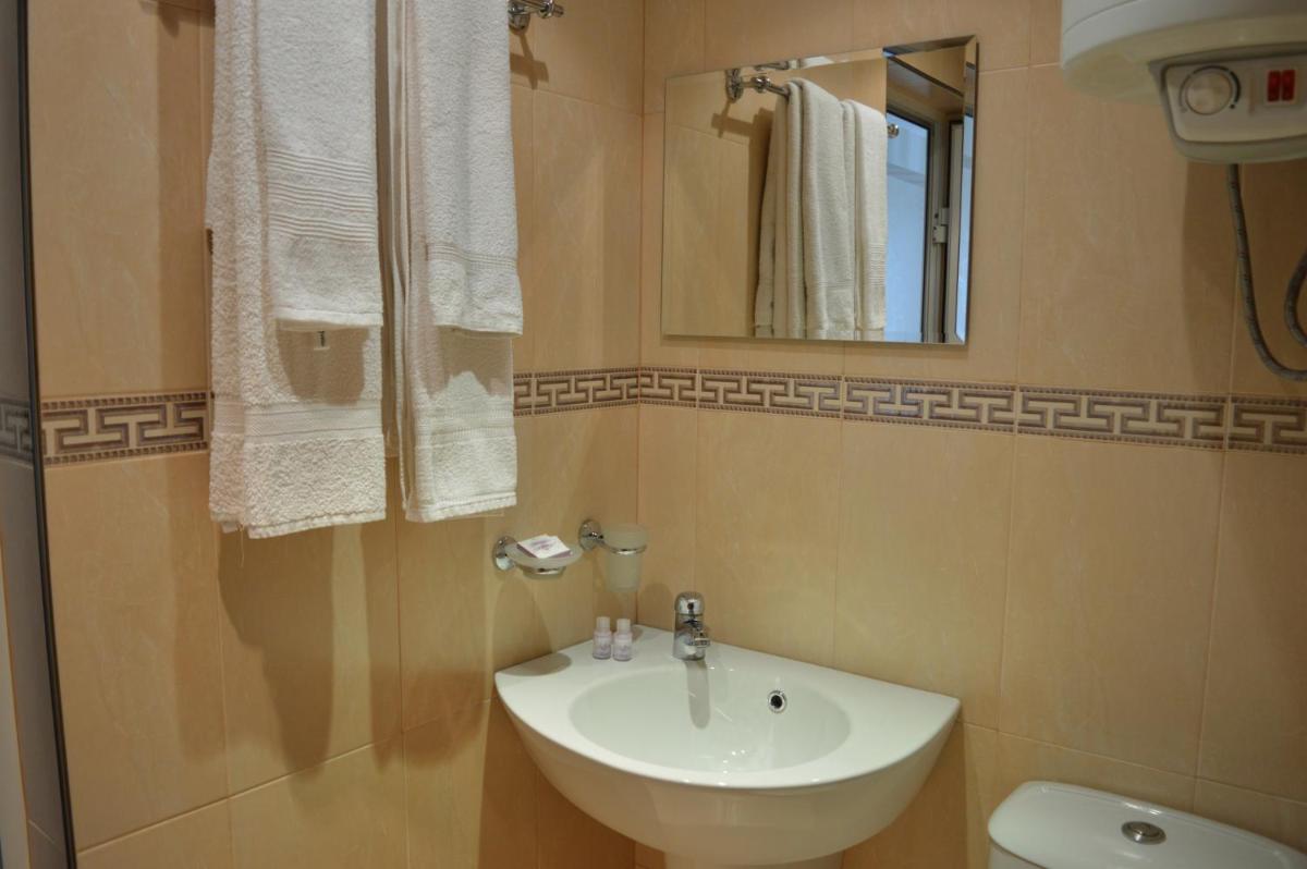 Basic Triple Room - Photo 5