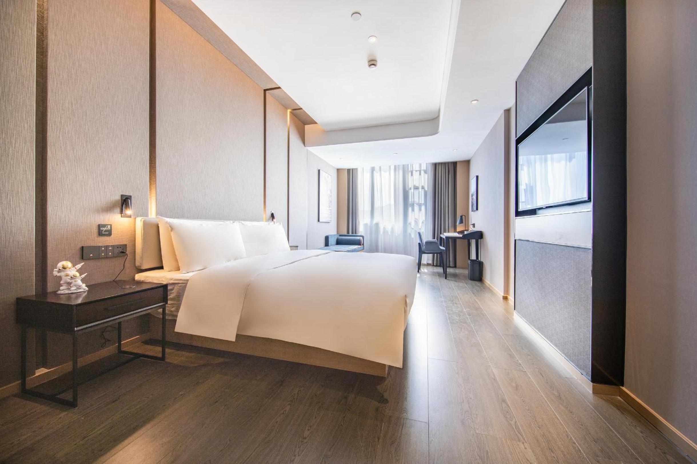 Elegant Double Room photo 1