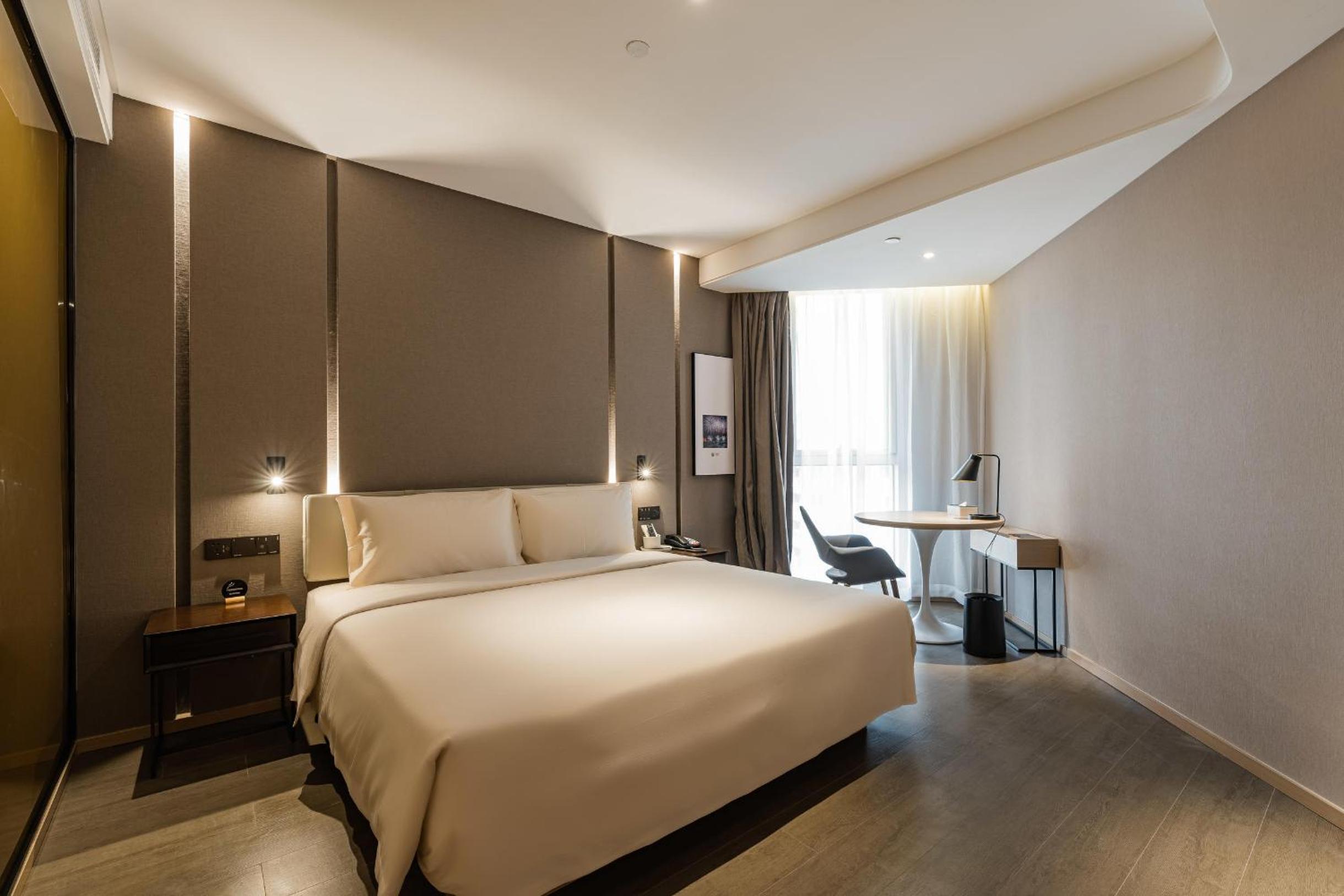 Elegant Double Room photo 2