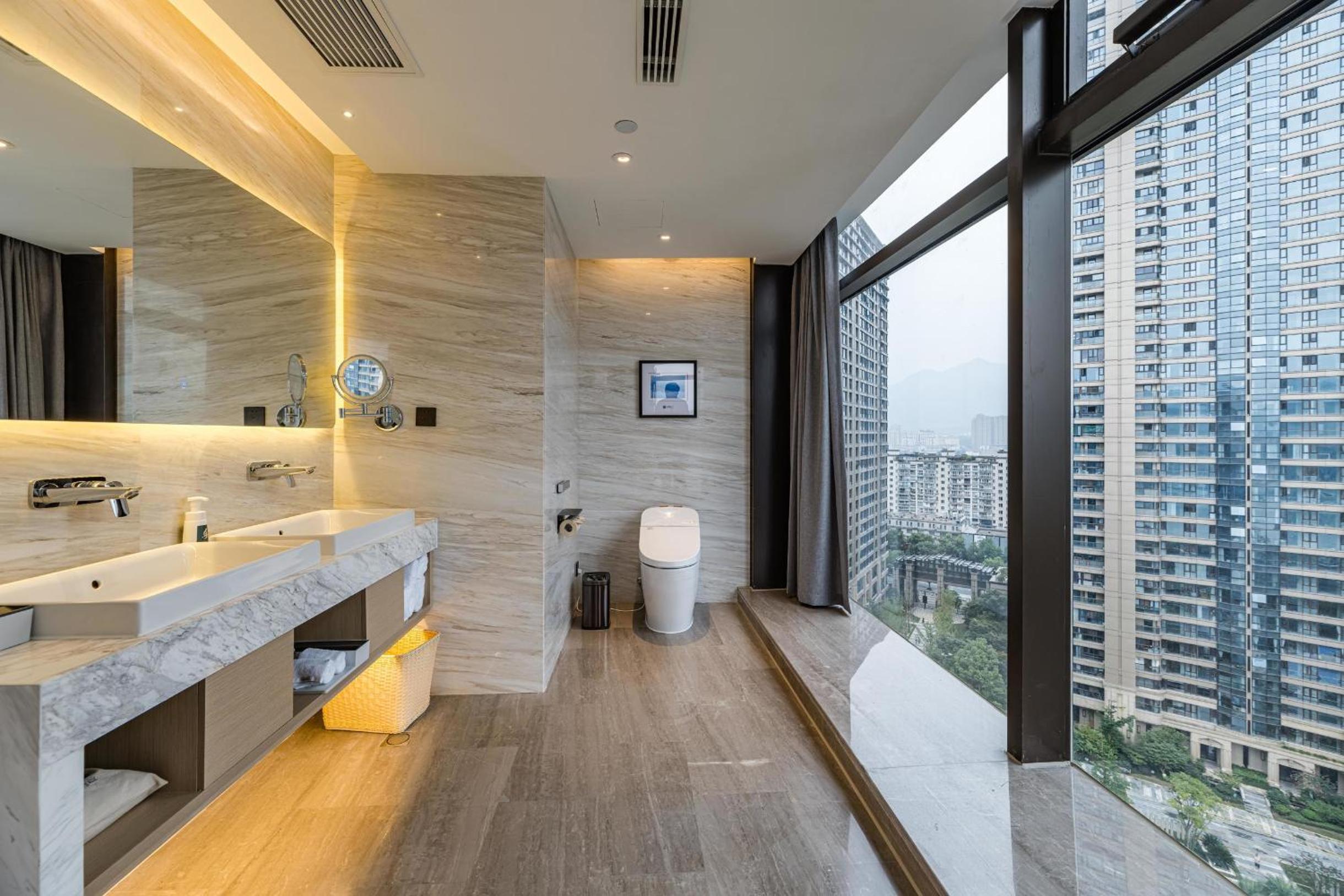 Suite with View photo 3