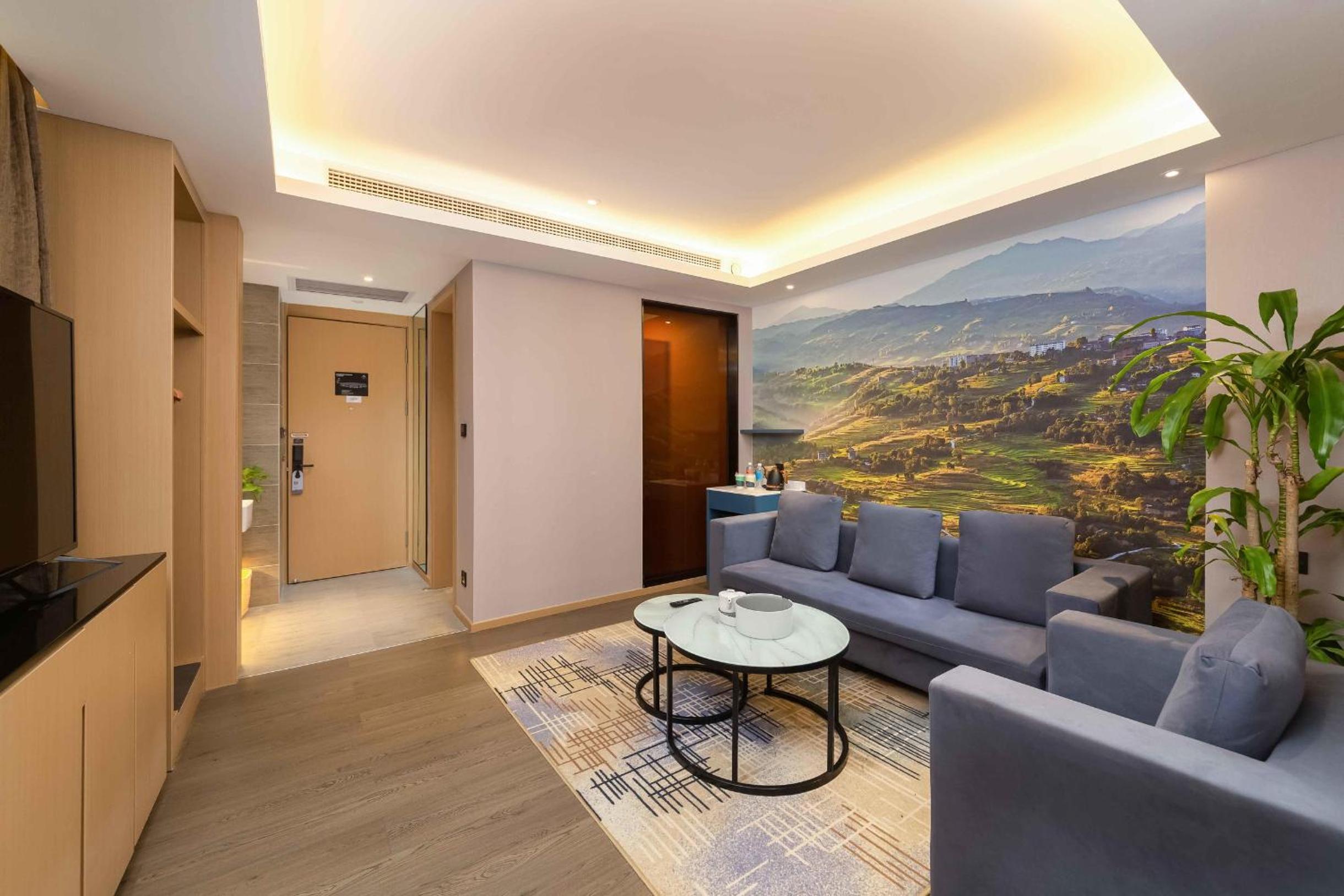 Superior Suite with View photo 2