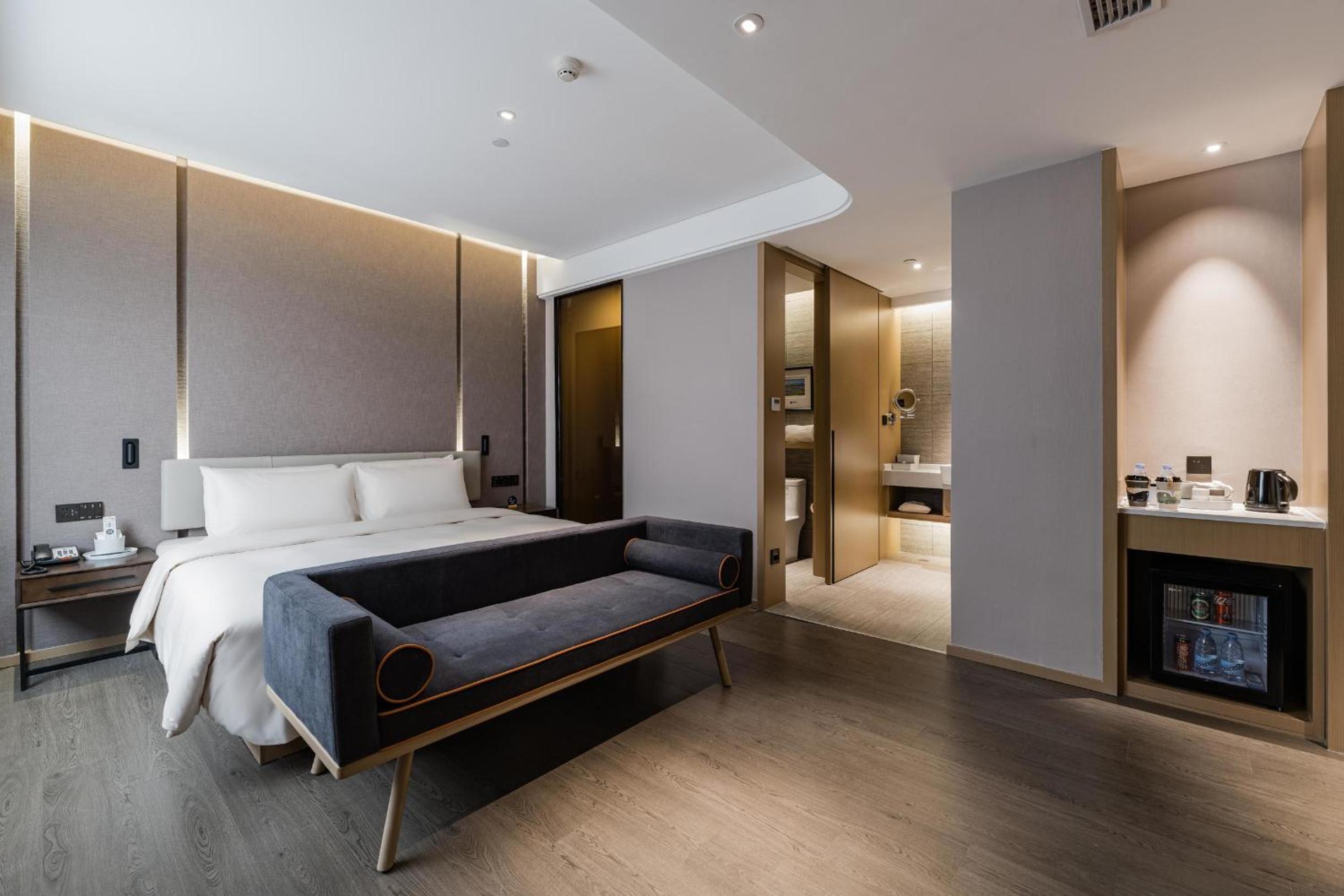 Superior King Room