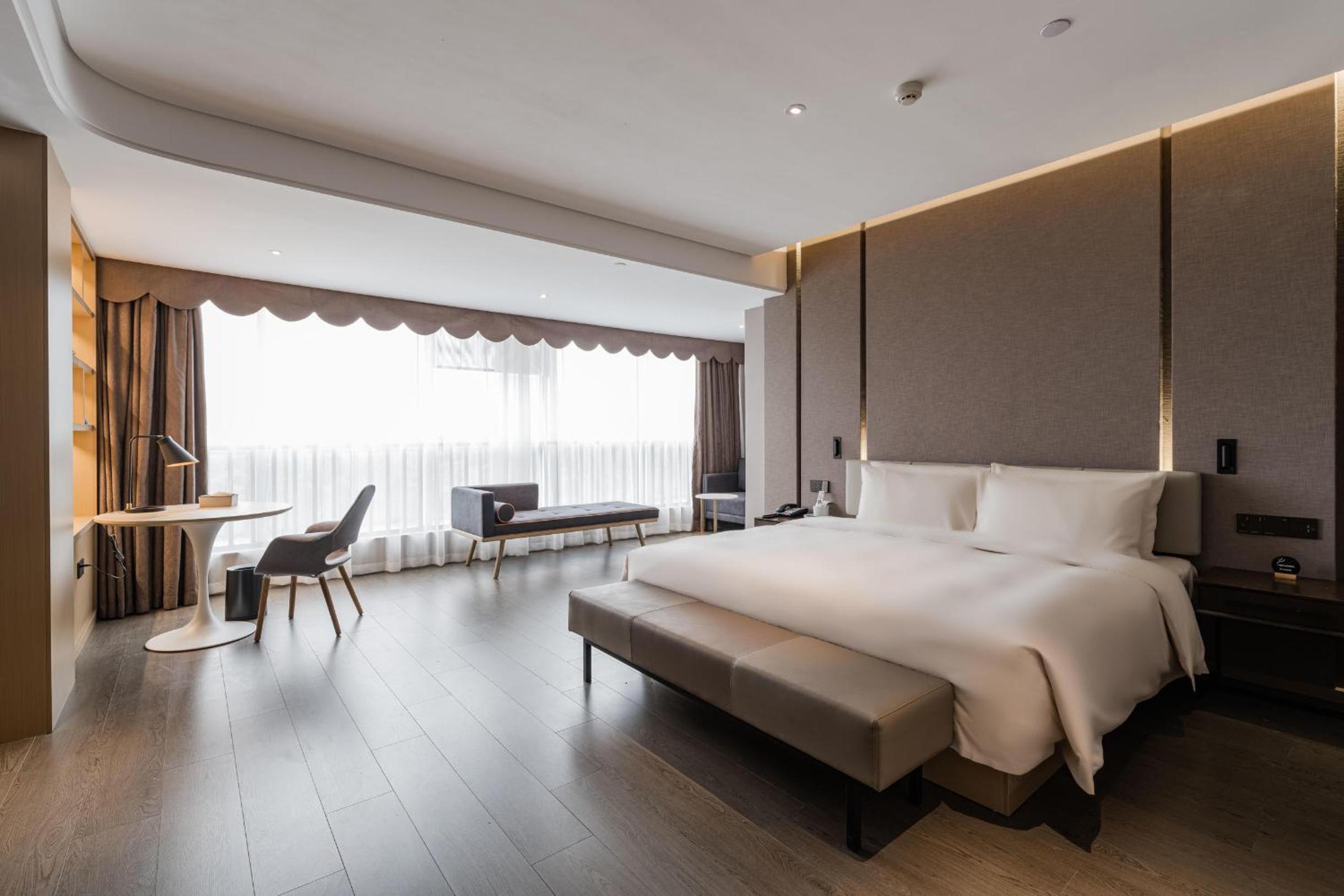 Superior King Room