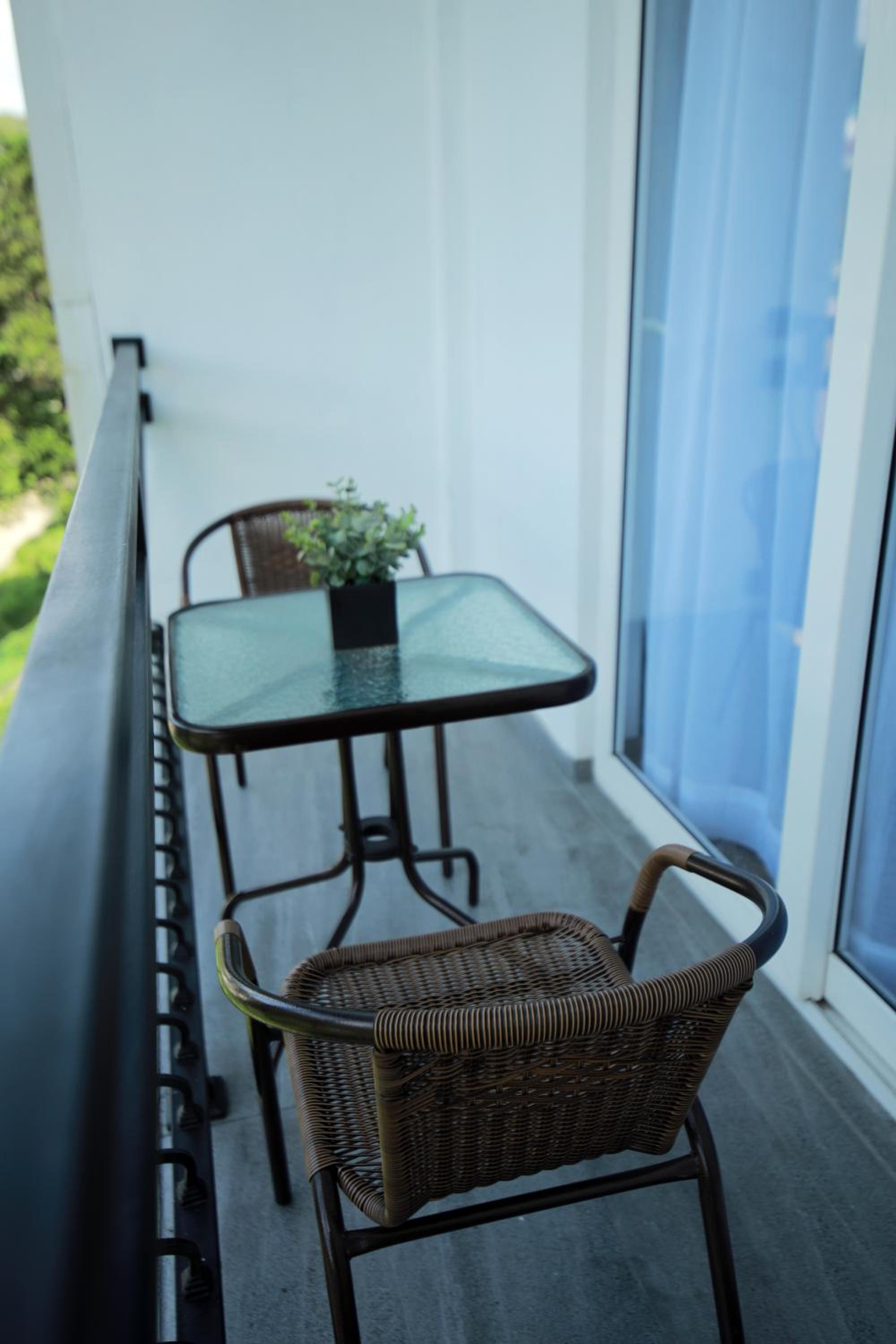 Deluxe Double Room with Balcony - Photo 5