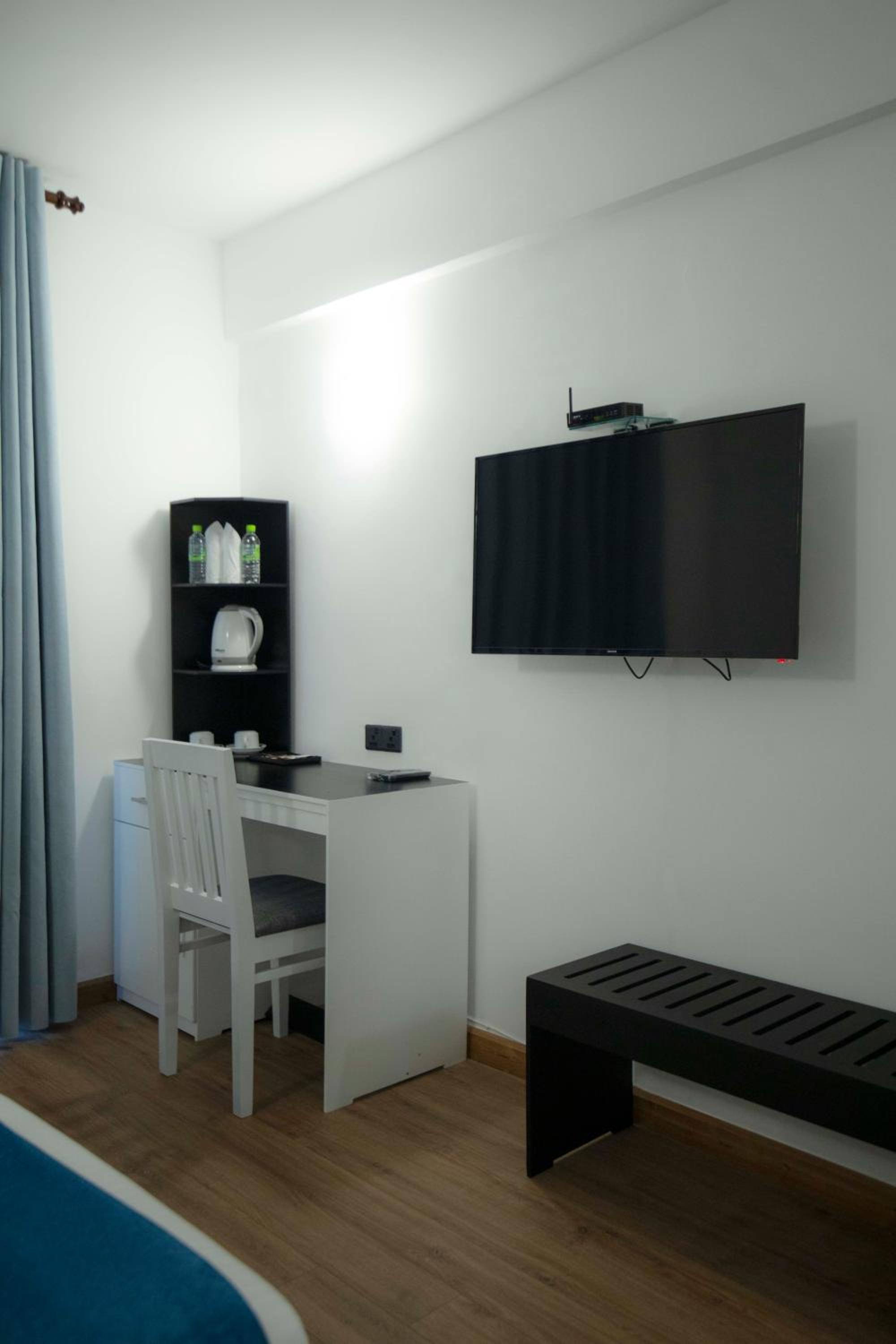 Deluxe Double Room with Balcony - Photo 1