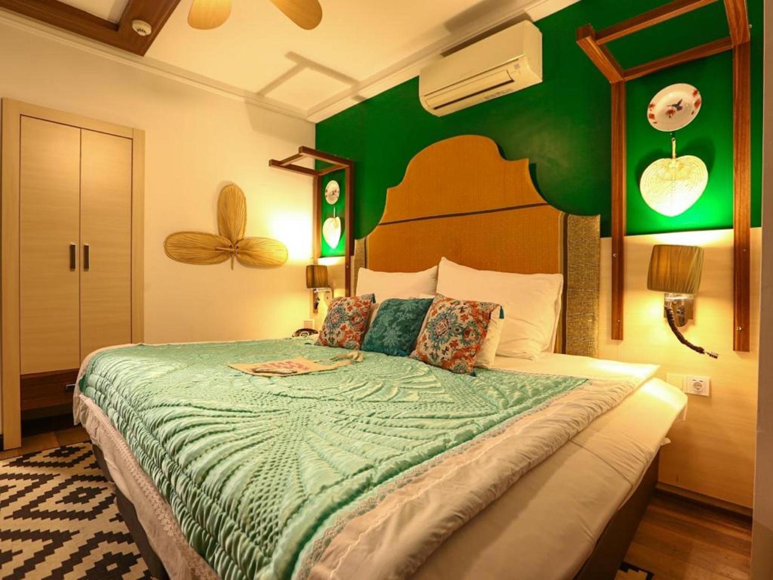 Deluxe Double Room with Sea View - Photo 6