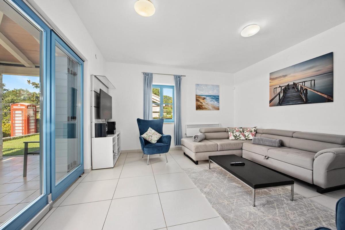 Villa 4 Chambres avec Piscine et Sauna Privés
