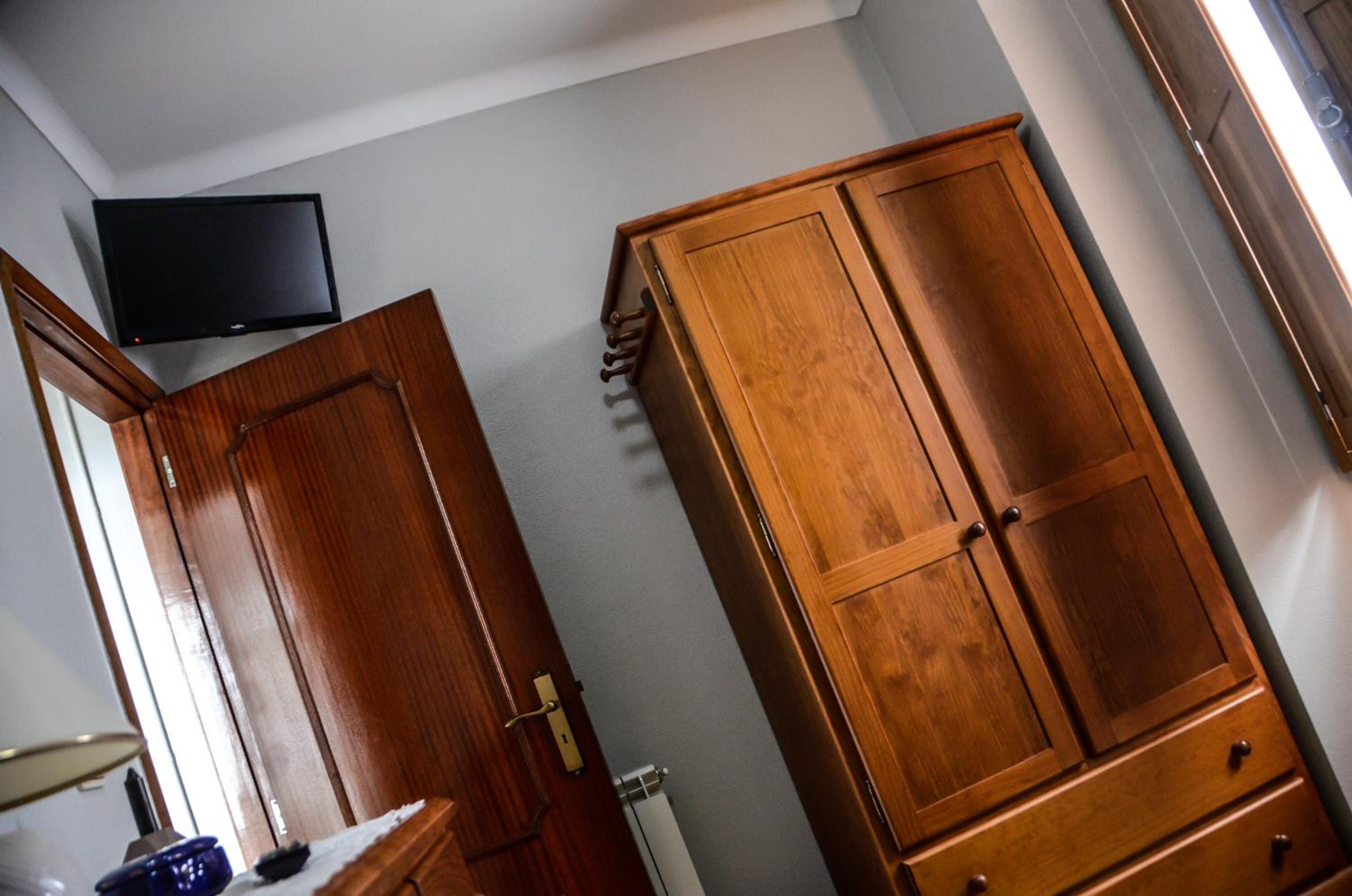 Double or Twin Room with Bathroom photo 1