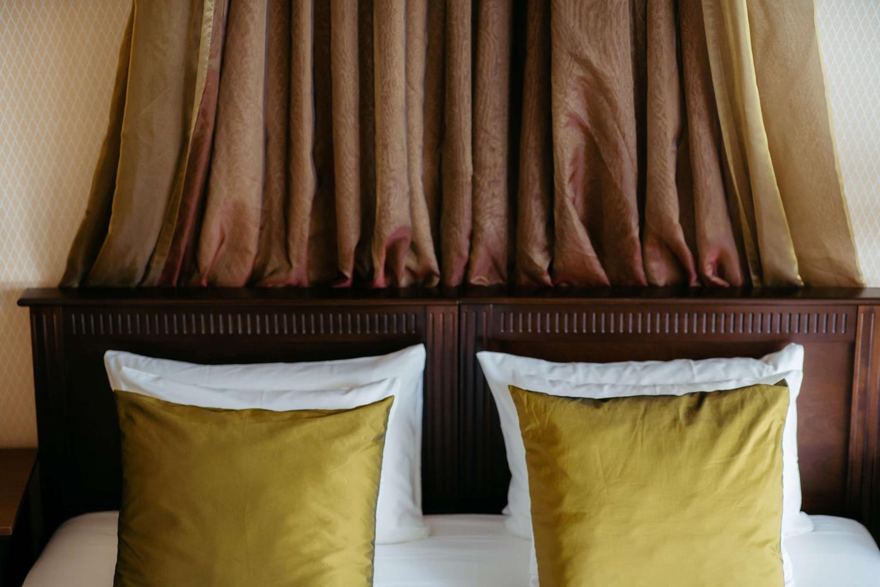 Luxury Split Level Double - Photo 3