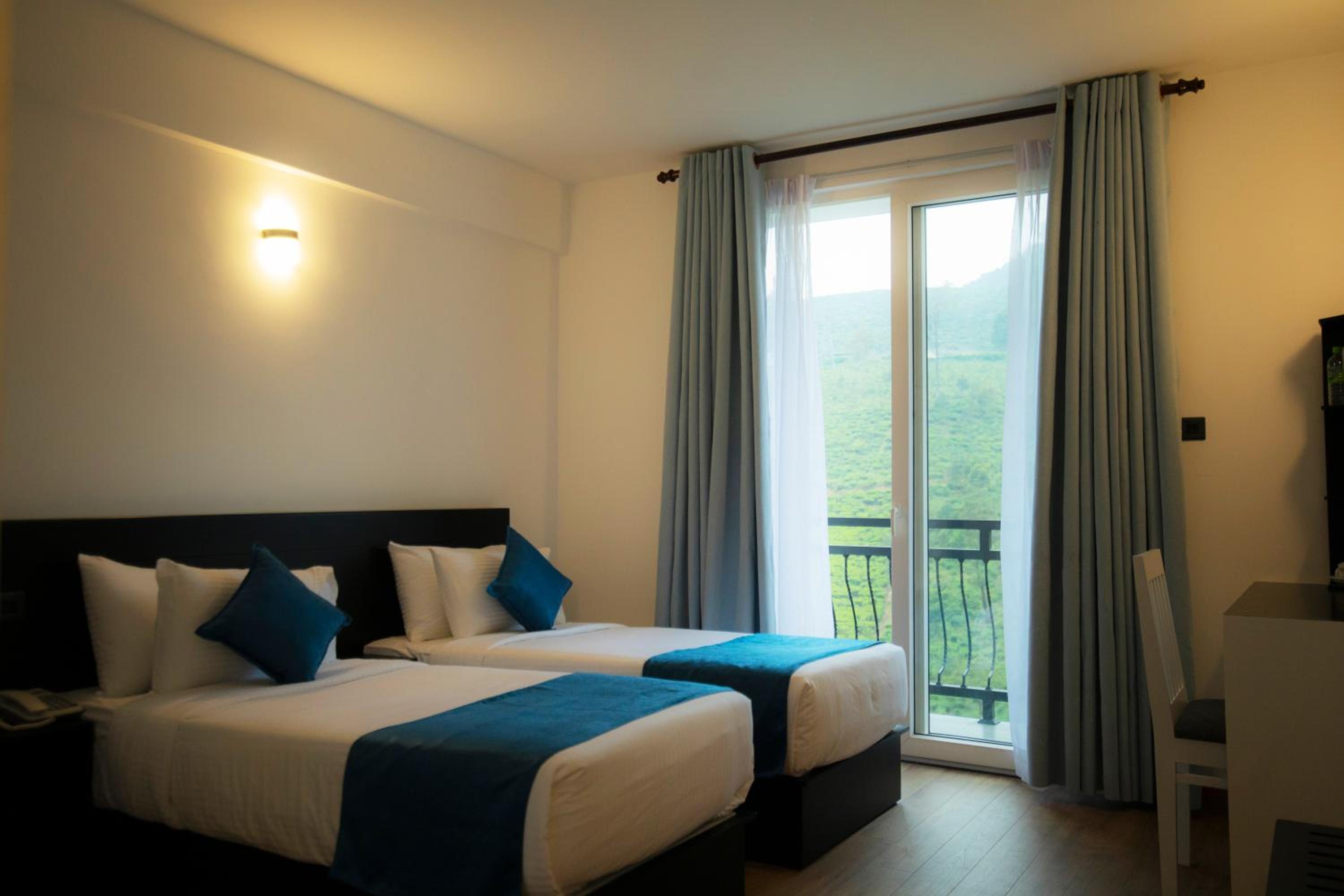 Deluxe Twin Room photo 3