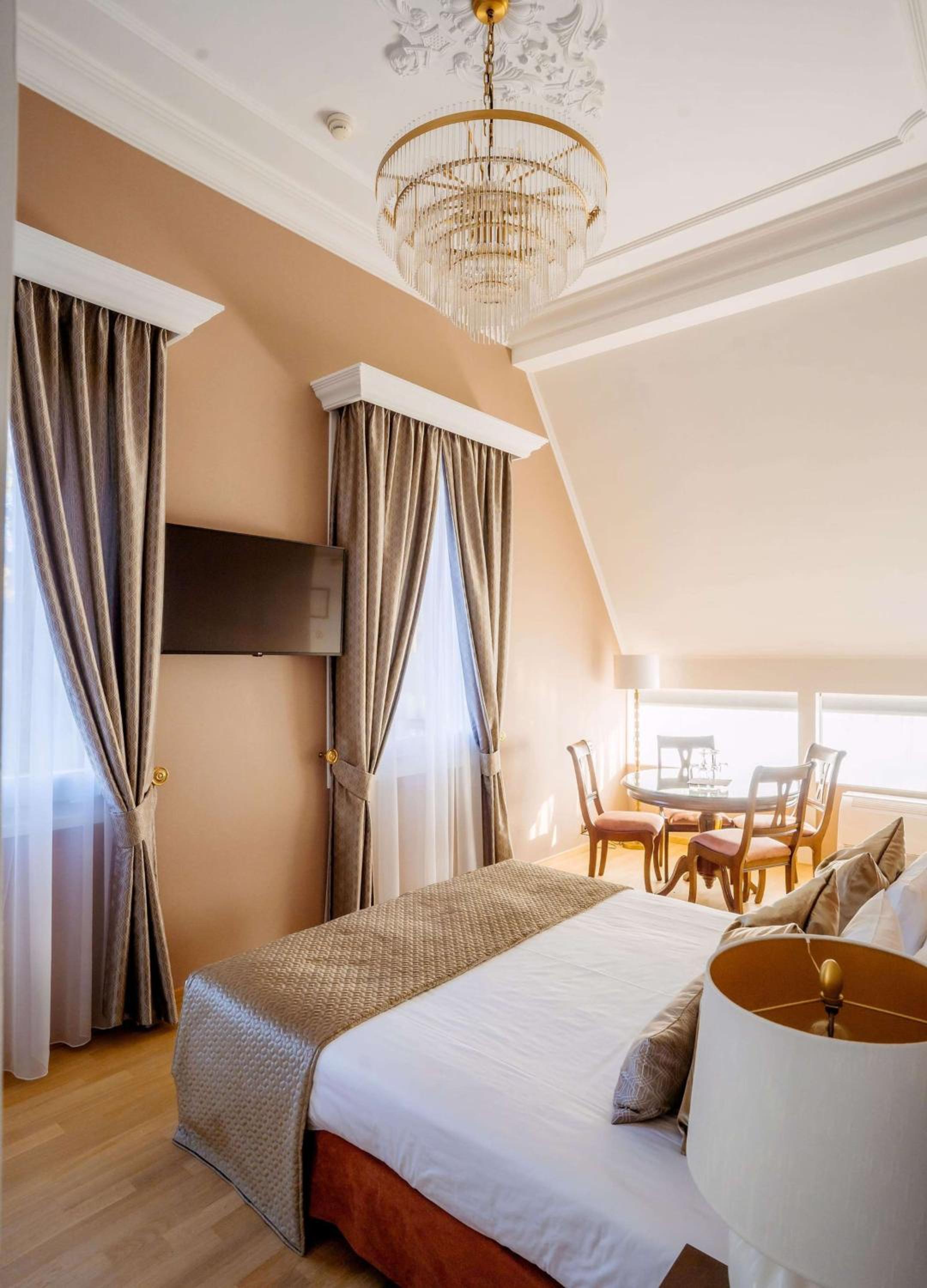 Bridal Suite - Photo 1
