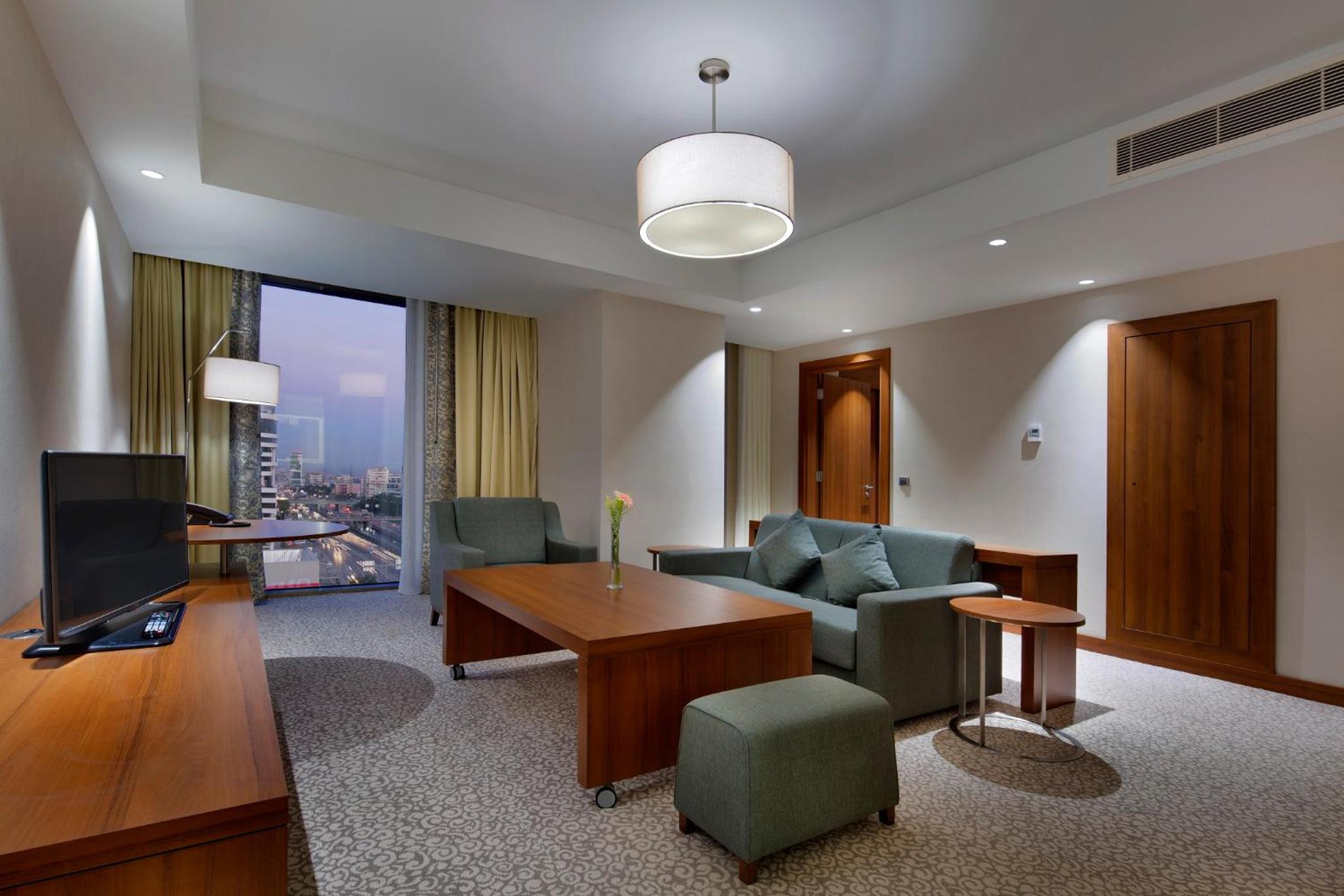 One-Bedroom King Suite