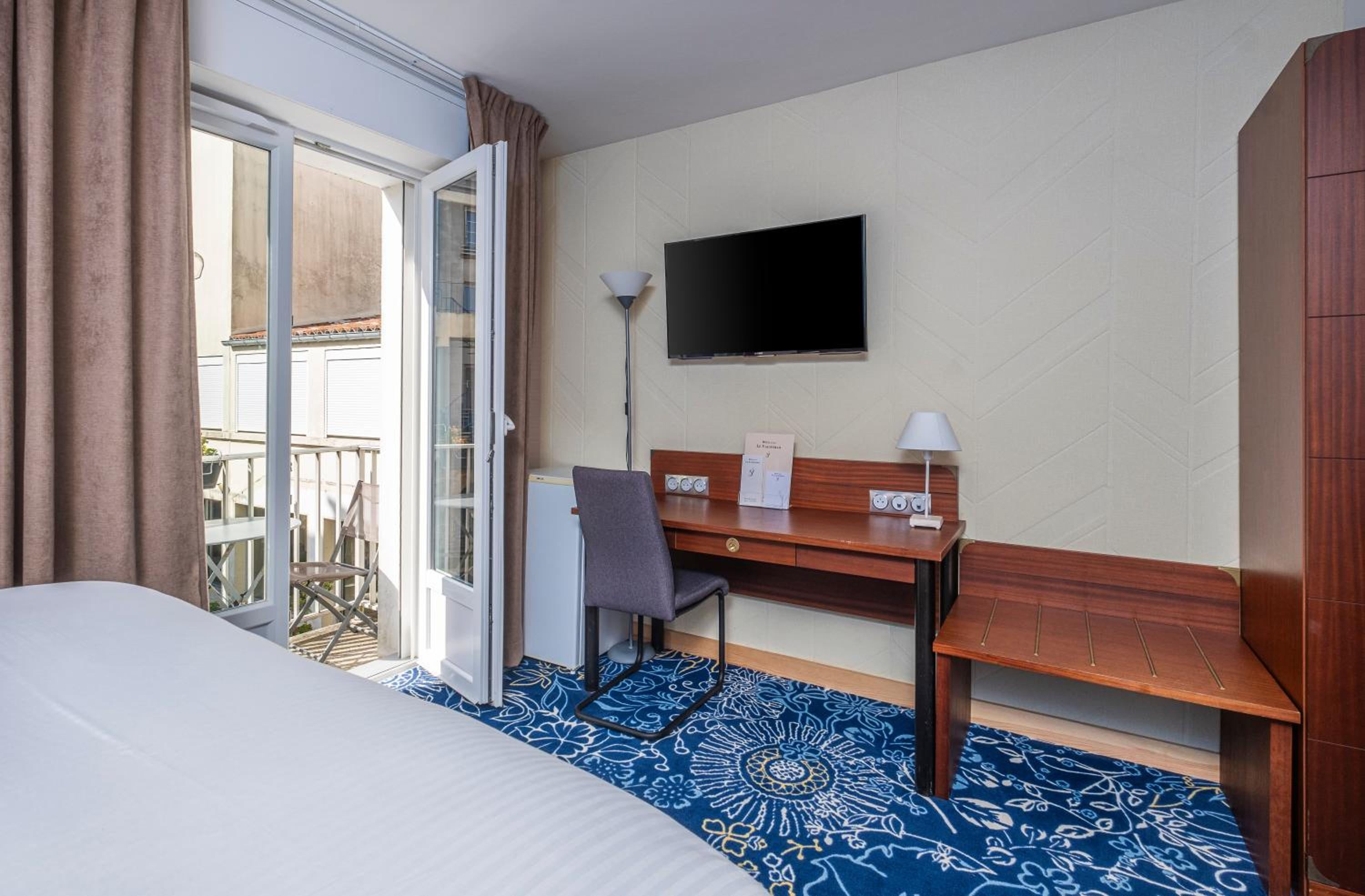 Superior Double Room with Pool view  - Photo 5