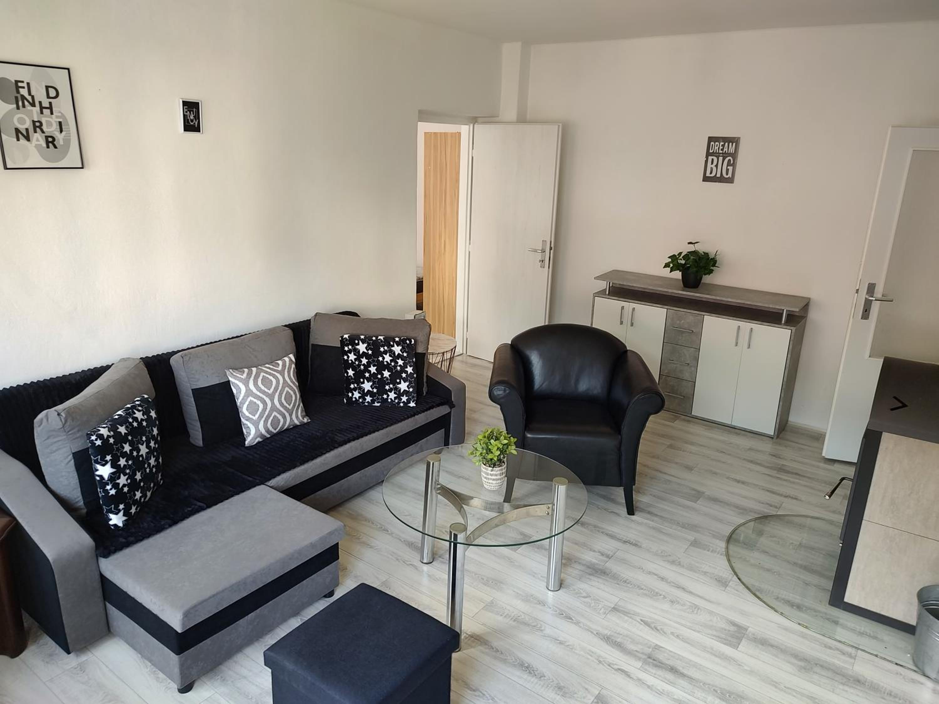 One-Bedroom Apartment - Photo 27
